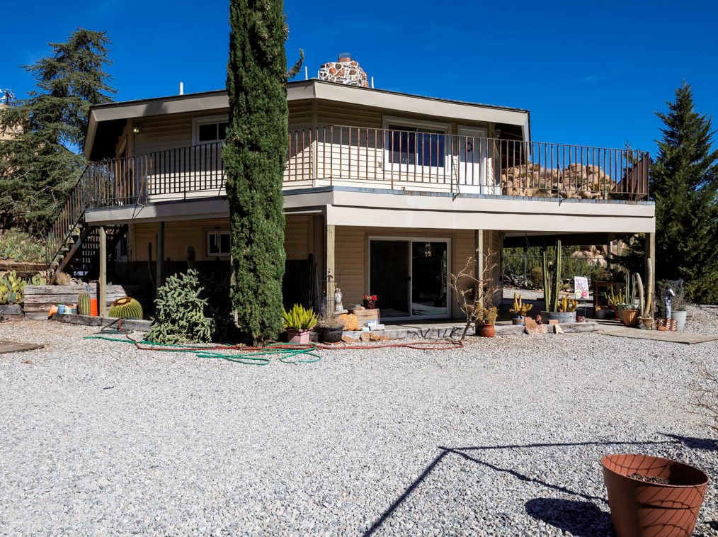 5230 Puente Ct, Yucca Valley CA  92284-2028 exterior