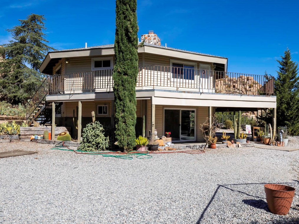 5230 Puente Ct, Yucca Valley CA  92284-2028 exterior