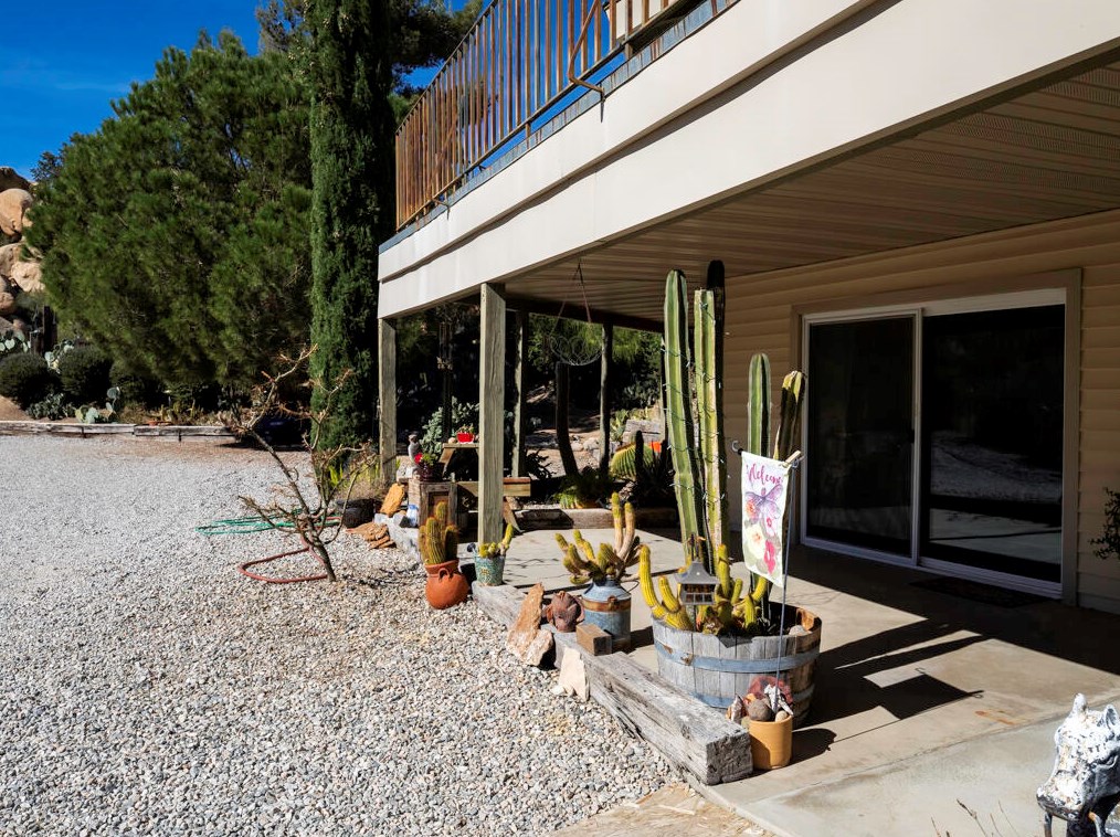 5230 Puente Ct, Yucca Valley CA  92284-2028 exterior