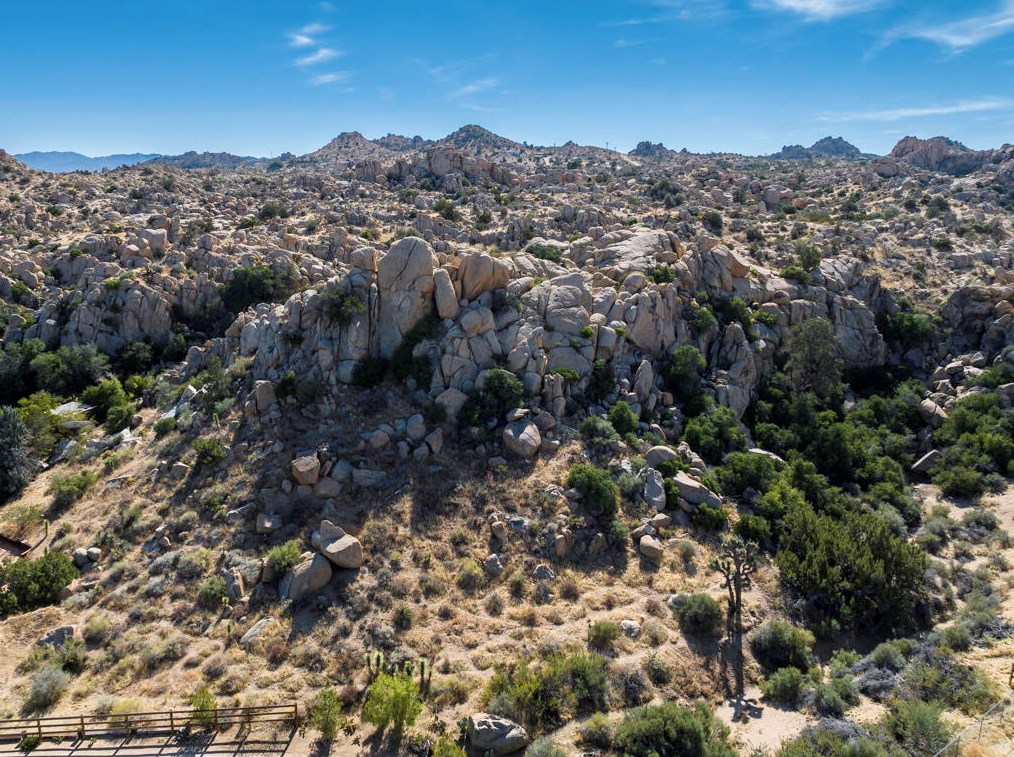 5230 Puente Ct, Yucca Valley CA  92284-2028 exterior