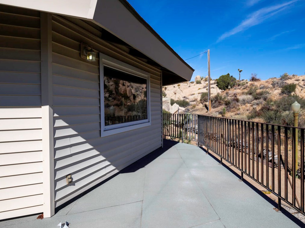 5230 Puente Ct, Yucca Valley CA  92284-2028 exterior