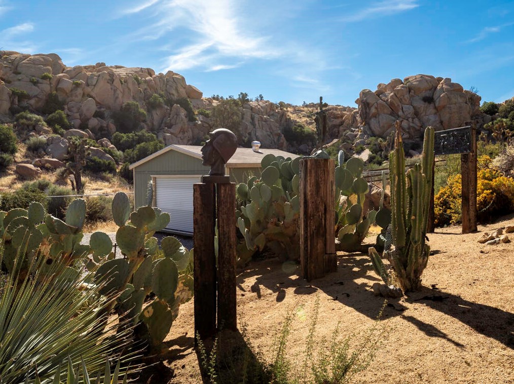 5230 Puente Ct, Yucca Valley CA  92284-2028 exterior
