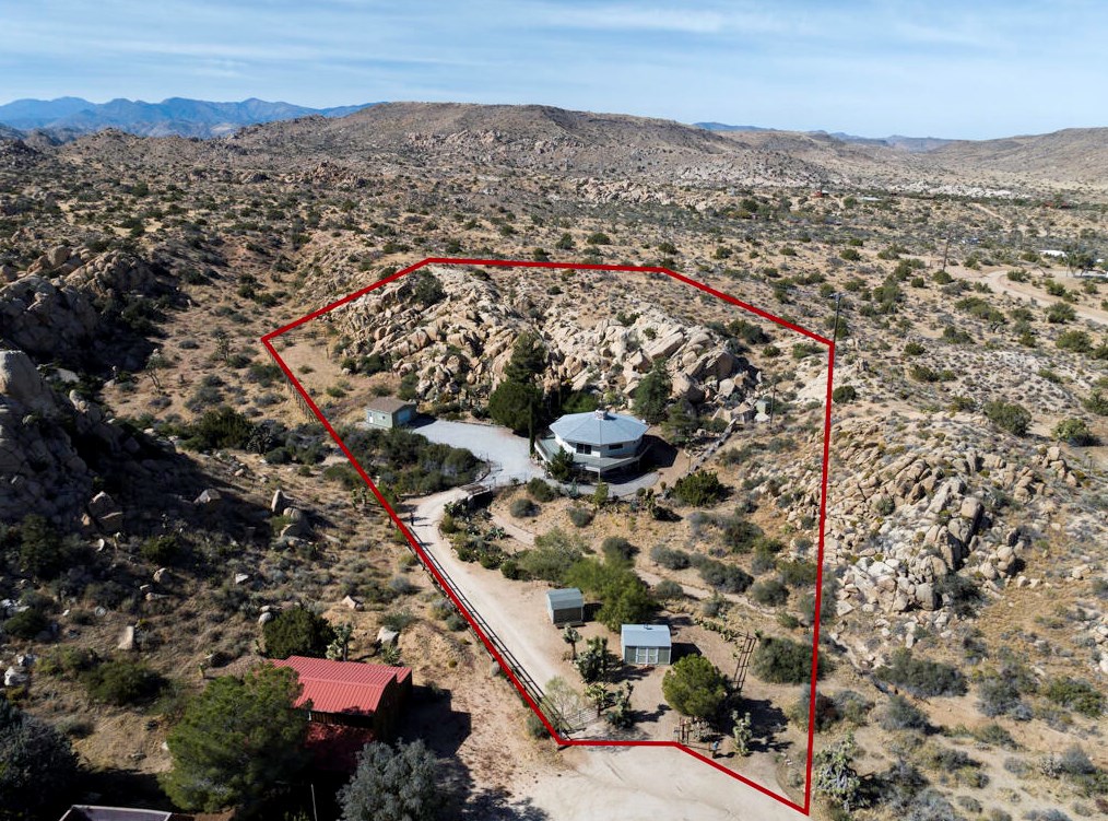 5230 Puente Ct, Yucca Valley CA  92284-2028 exterior