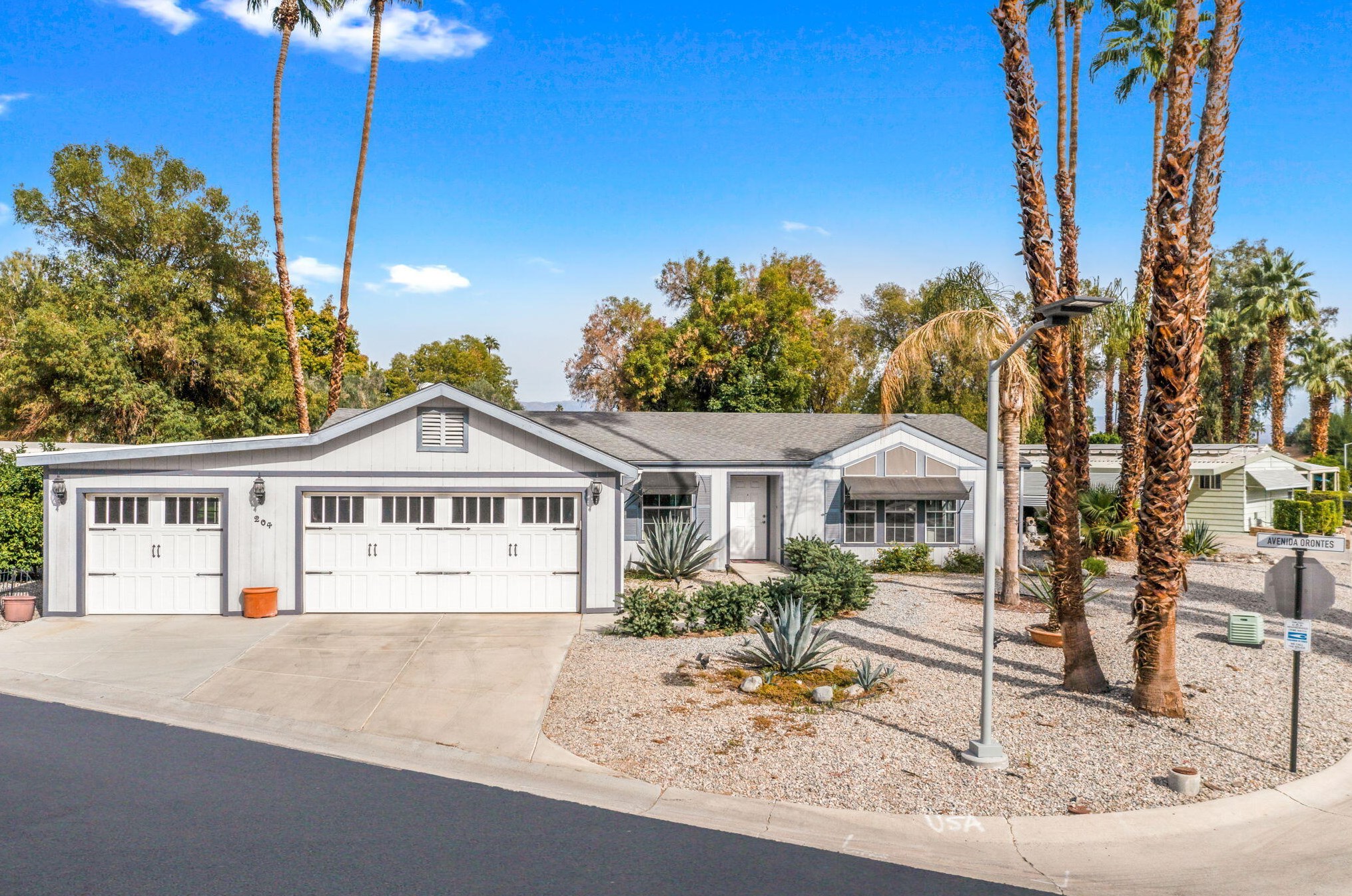 204 Avenida Orontes, Cathedral City CA  92234-1539 exterior