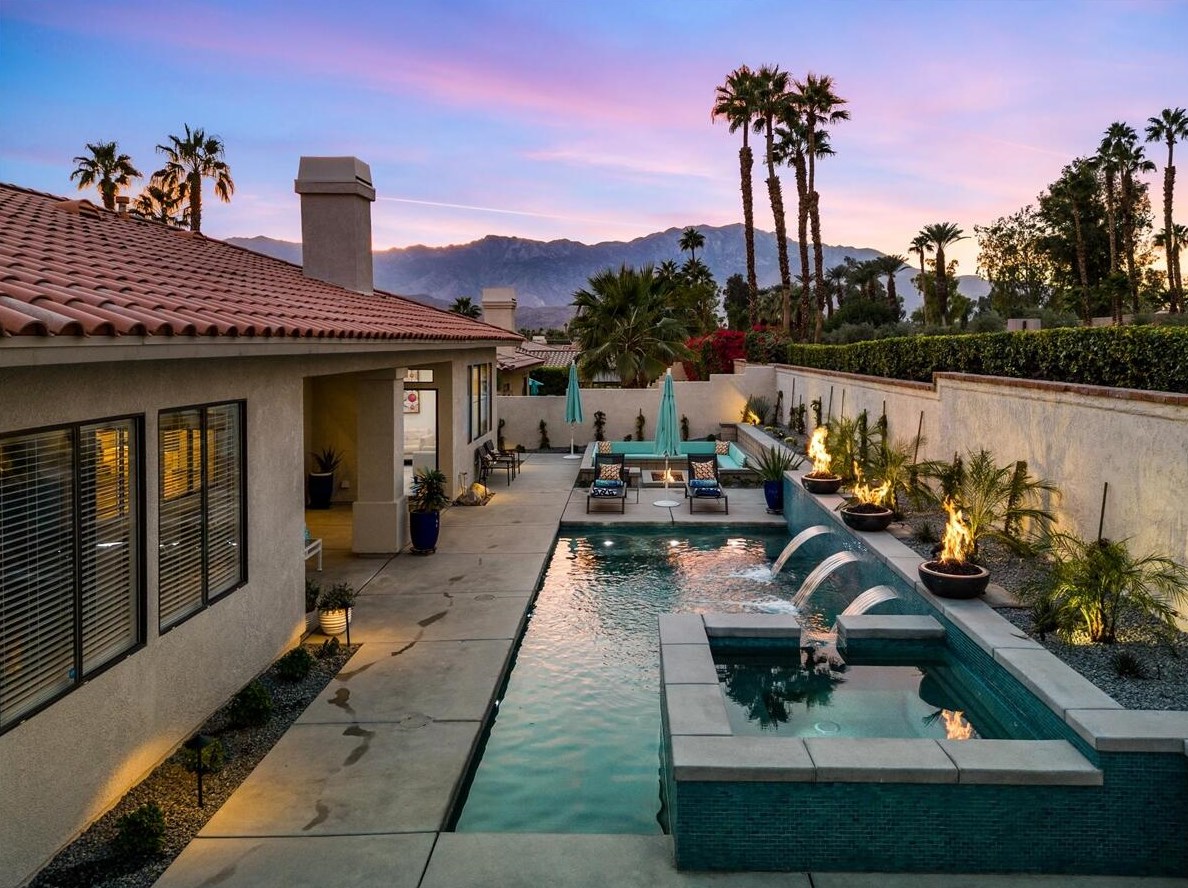 3 San Marino Cir, Rancho Mirage CA  92270-1910 exterior