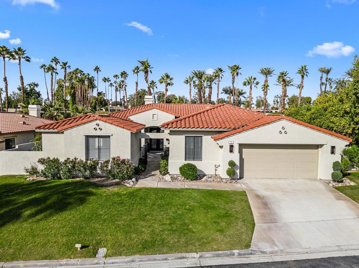 3 San Marino Cir, Rancho Mirage CA  92270-1910 exterior