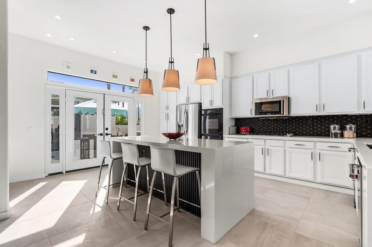 3 San Marino Cir, Rancho Mirage CA  92270-1910 exterior