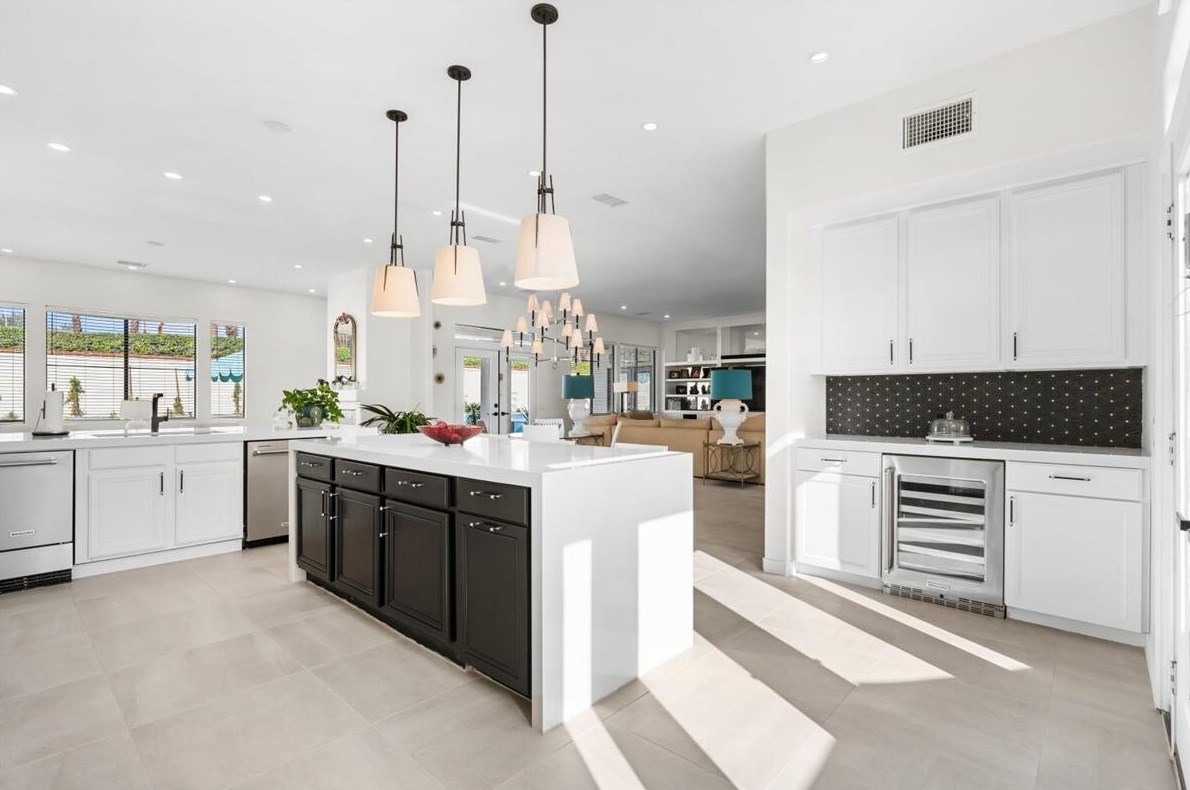 3 San Marino Cir, Rancho Mirage CA  92270-1910 exterior