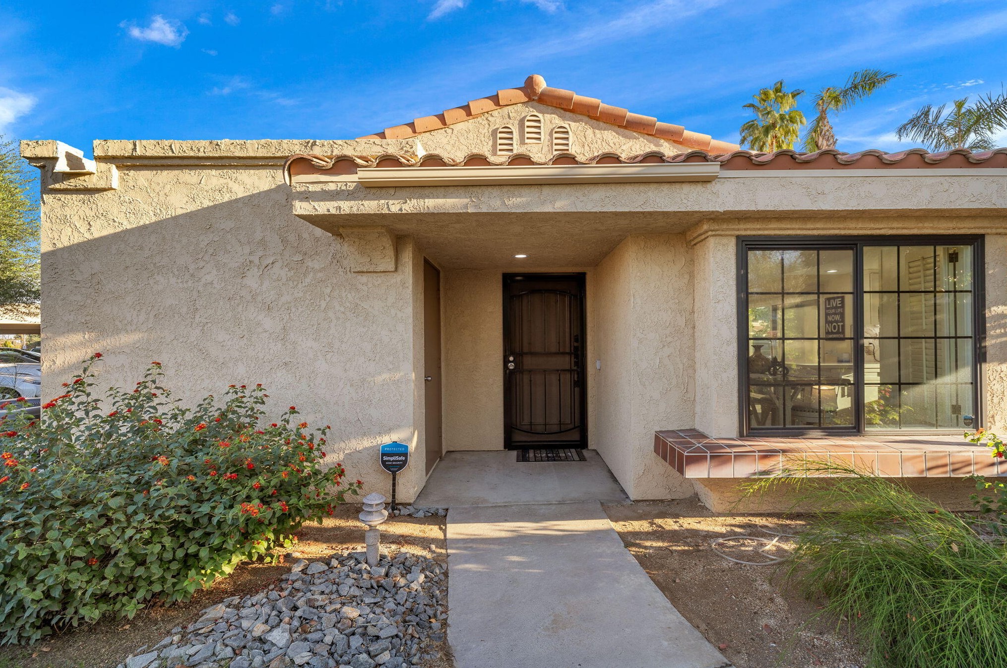 68071 Lakeland Dr, Cathedral City, CA 92234-6735