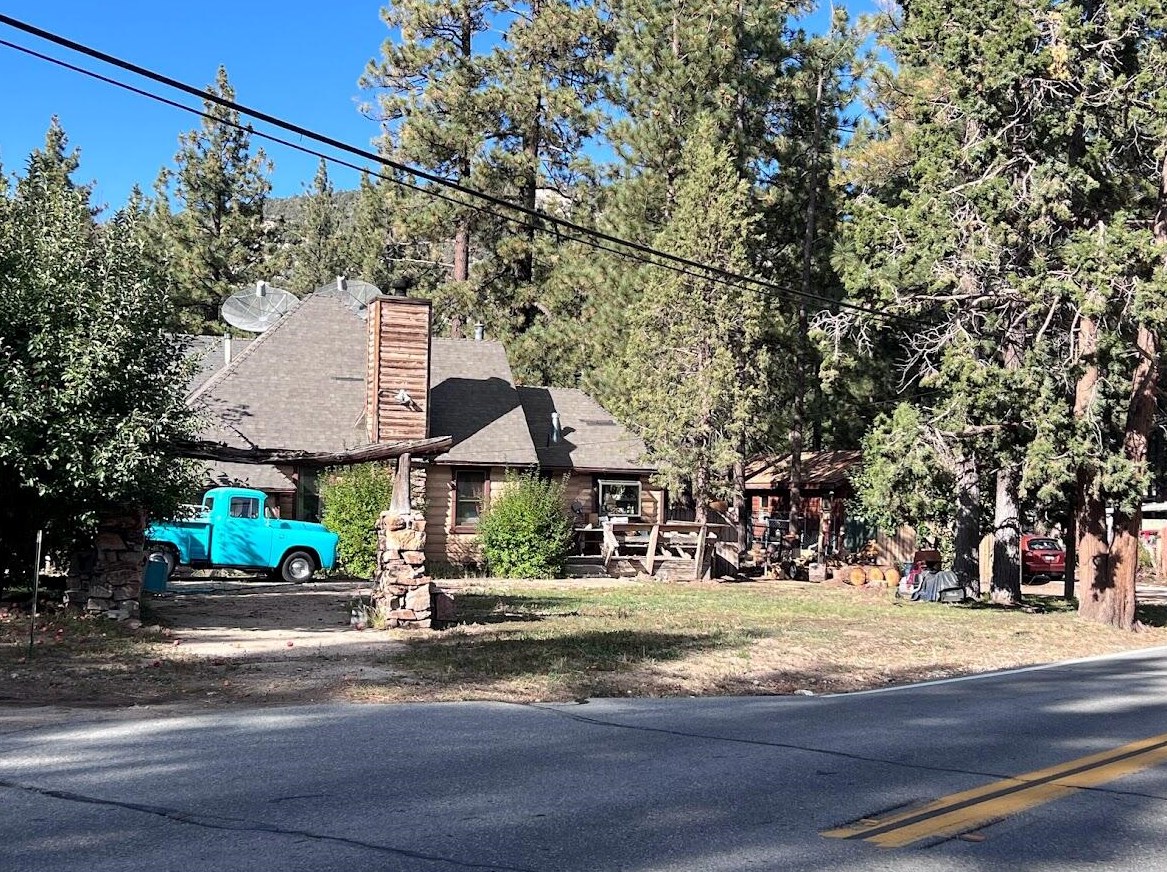 213 W North Shore Dr, Big Bear City, CA 92314
