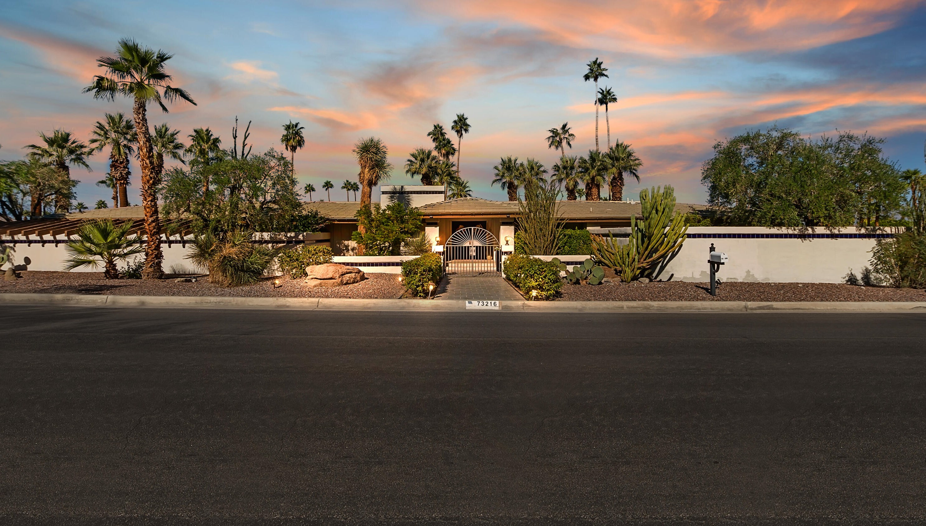 73216 Pinyon St, Palm Desert, CA 92260-4712