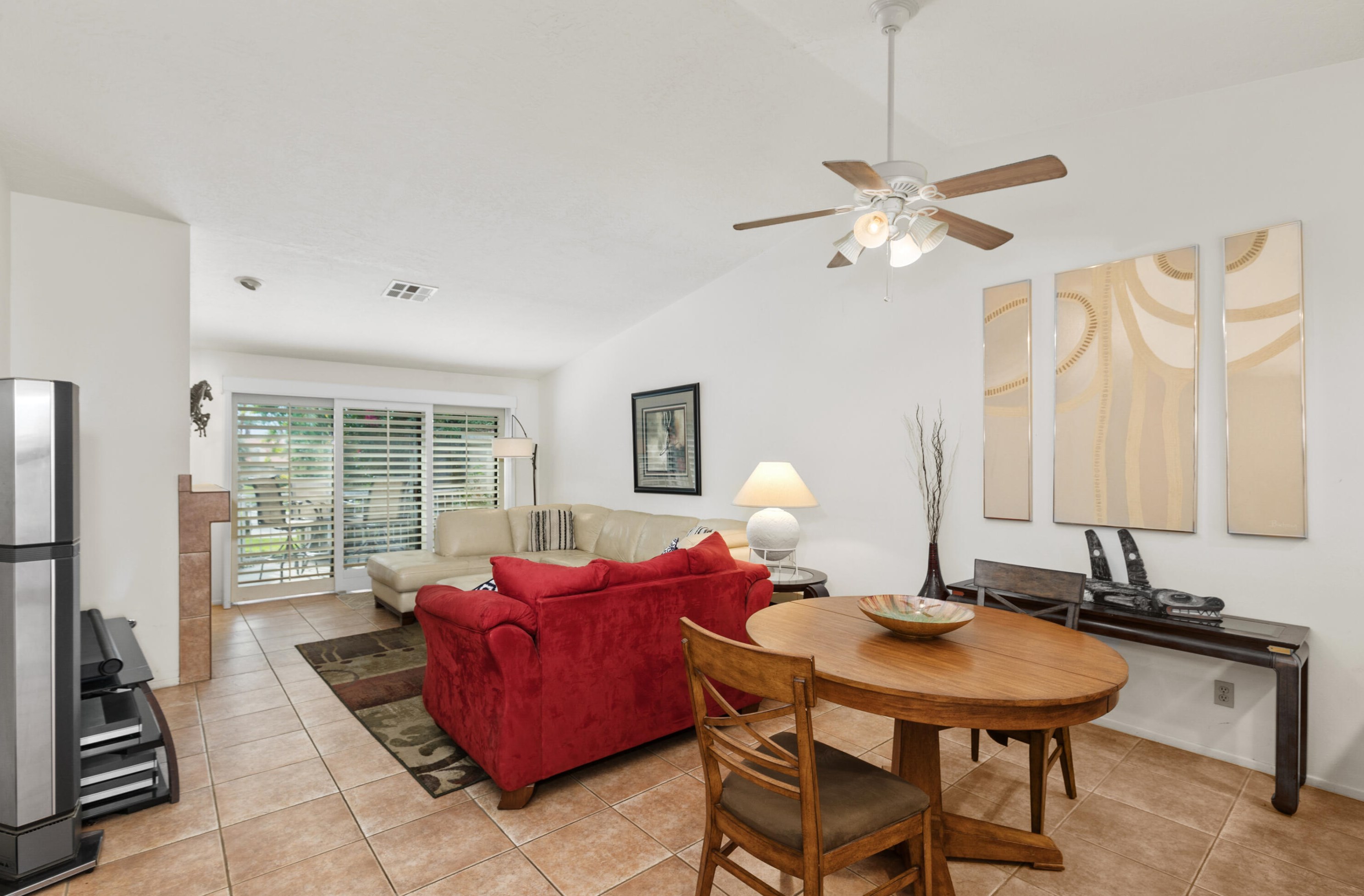 155 Willow Lake Dr, Palm Desert, CA 92260-0347