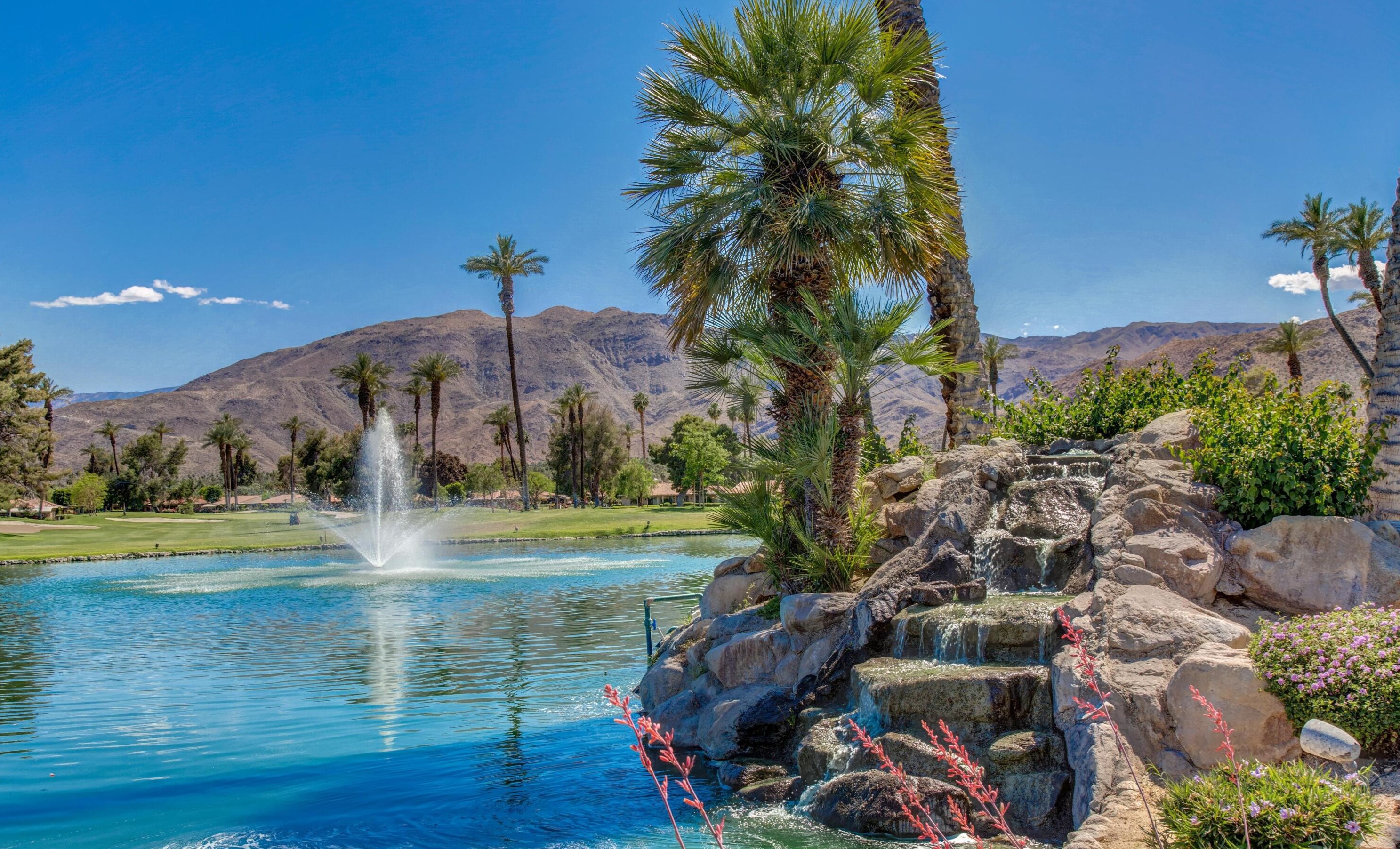 18 Sunrise Dr, Rancho Mirage CA  92270-3828 exterior