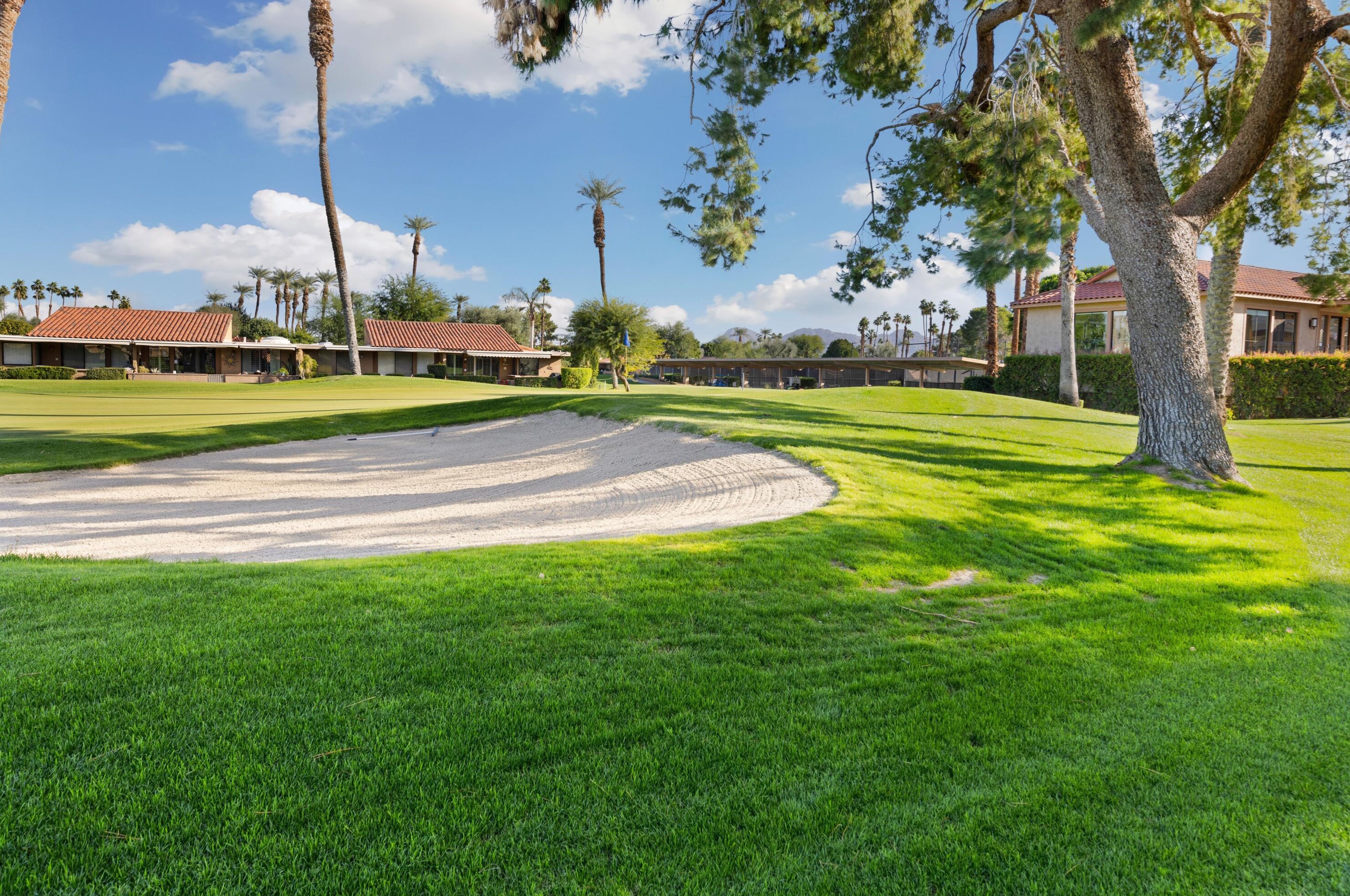 18 Sunrise Dr, Rancho Mirage CA  92270-3828 exterior