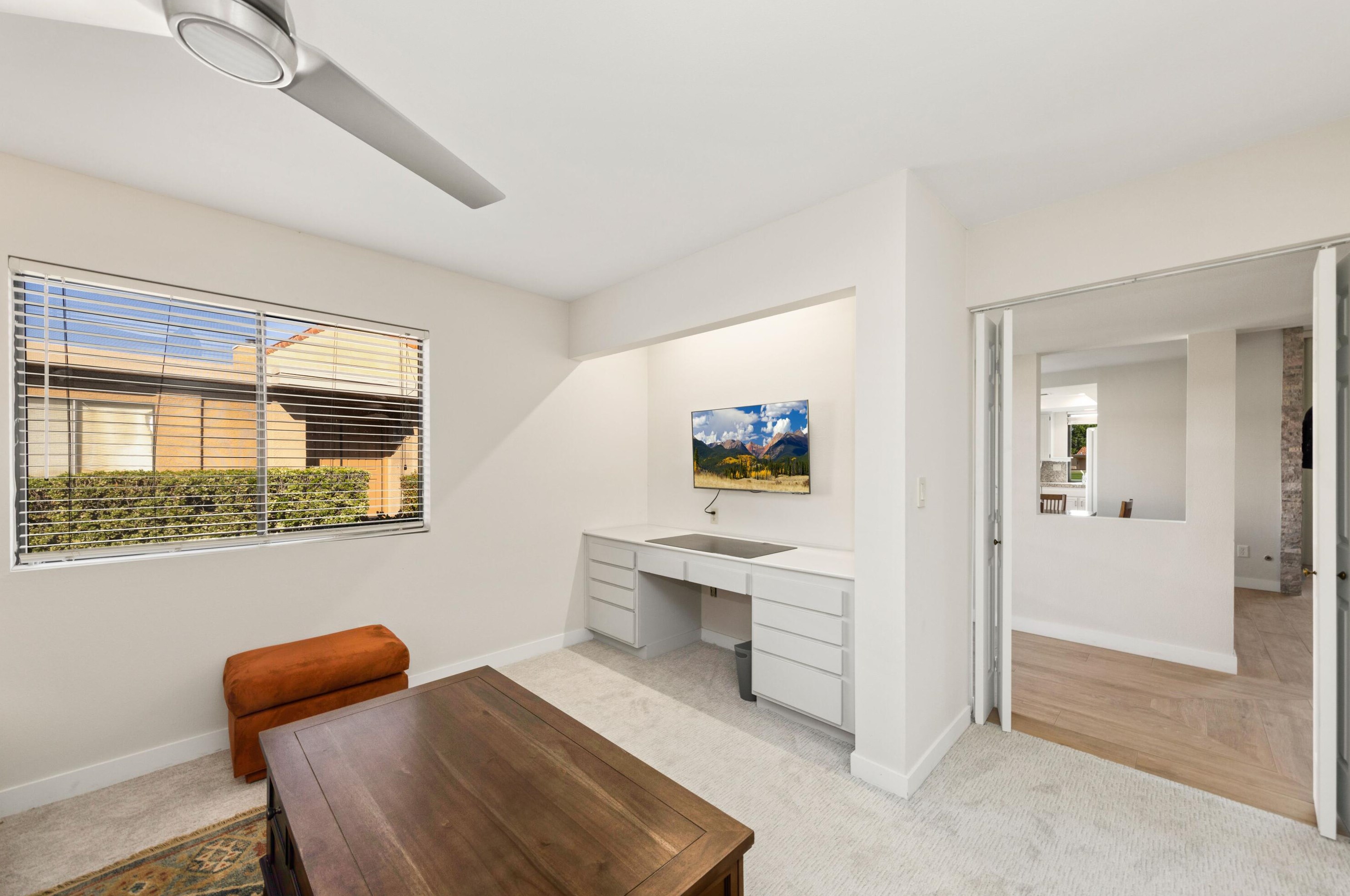 18 Sunrise Dr, Rancho Mirage CA  92270-3828 exterior