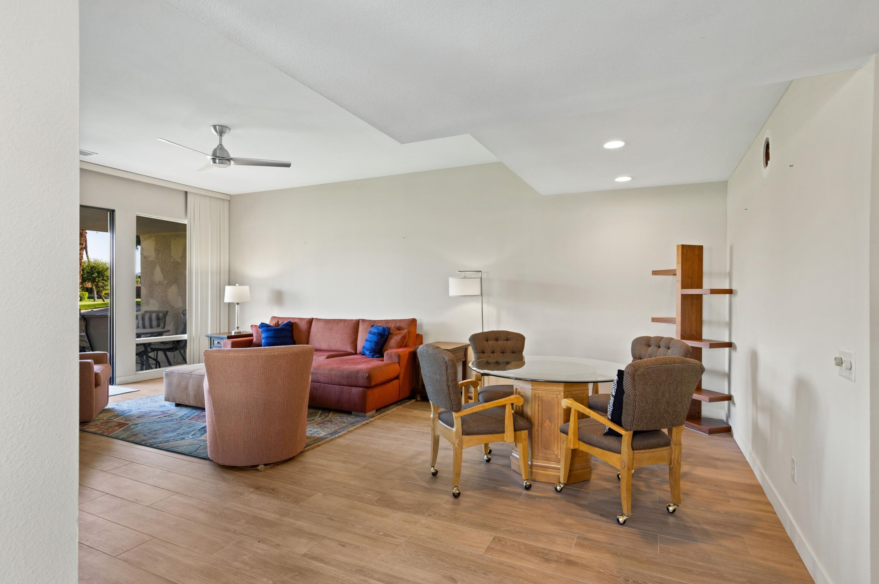 18 Sunrise Dr, Rancho Mirage CA  92270-3828 exterior