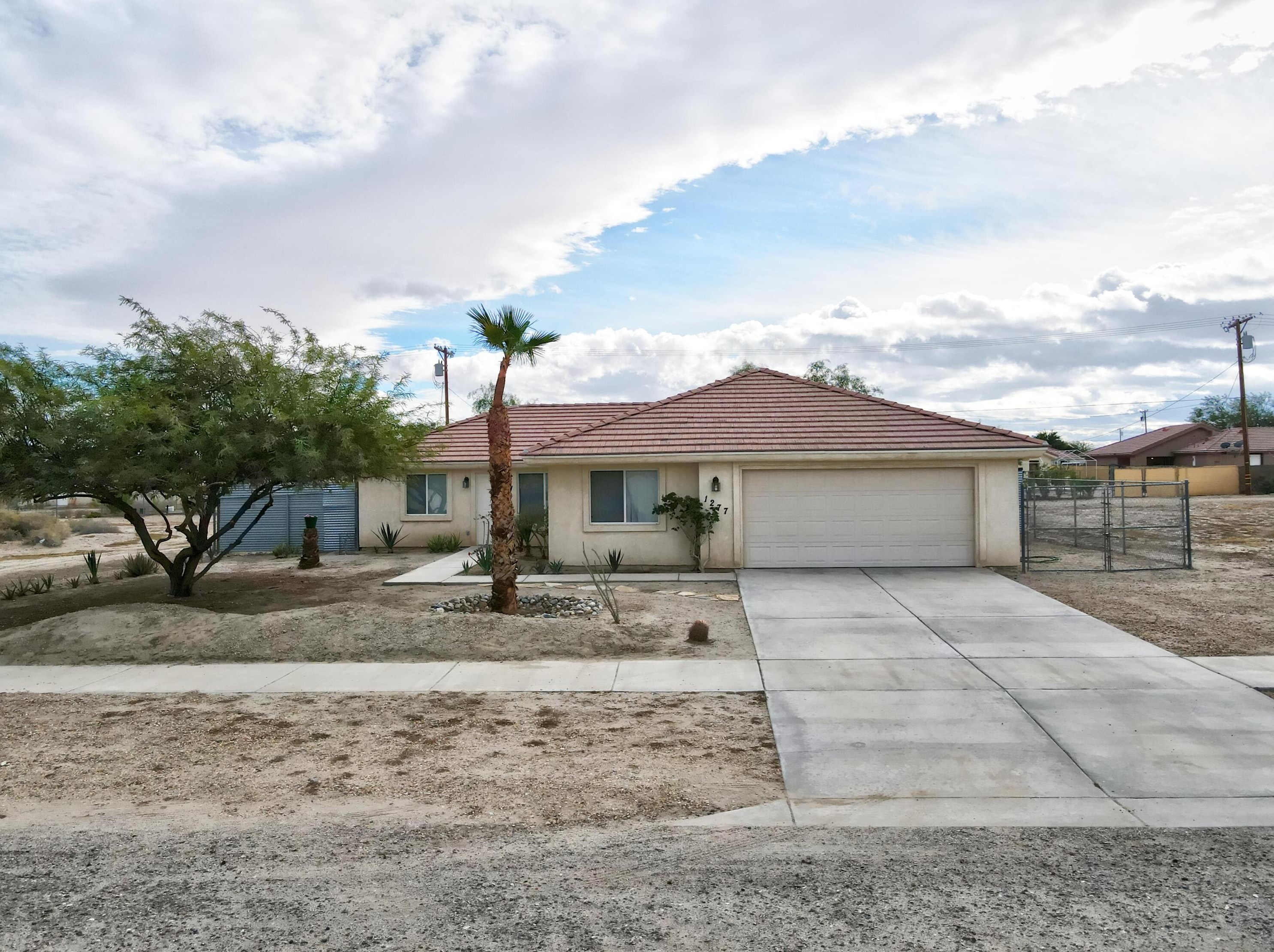 1277 Arctic Ave, Thermal, CA 92274-8343