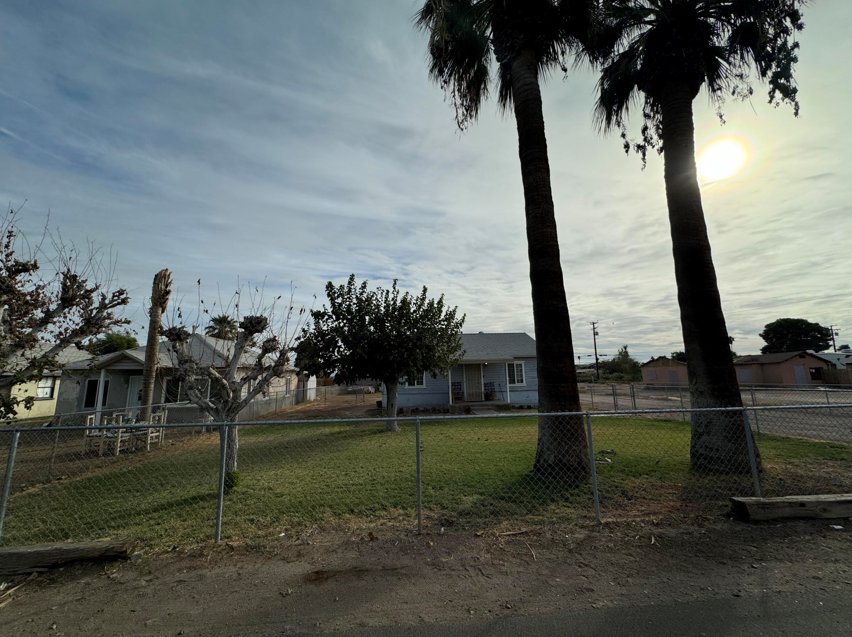 266 Acacia St, Blythe, CA 92225-1880