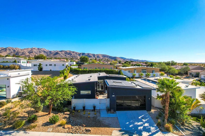 13948 Valley View Ct, Desert Hot Springs, CA 92240