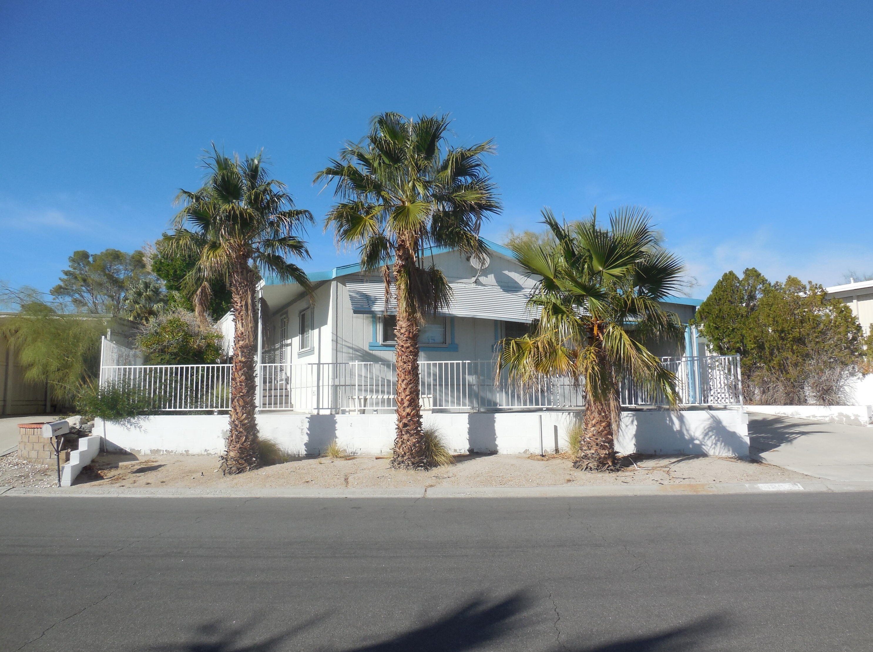 69420 Poolside Dr, Desert Hot Springs, CA 92241