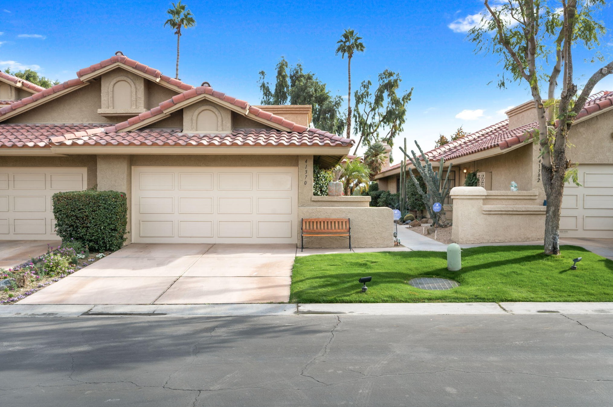 41370 Woodhaven Dr, Palm Desert, CA 92211-8106