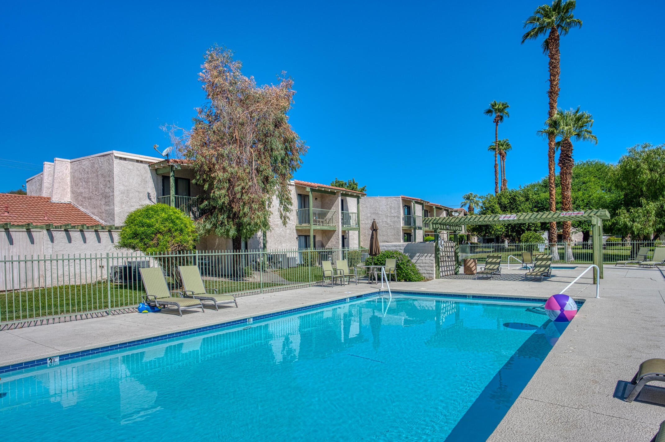 7 Lakeview Cir, Cathedral City CA  92234-6056 exterior