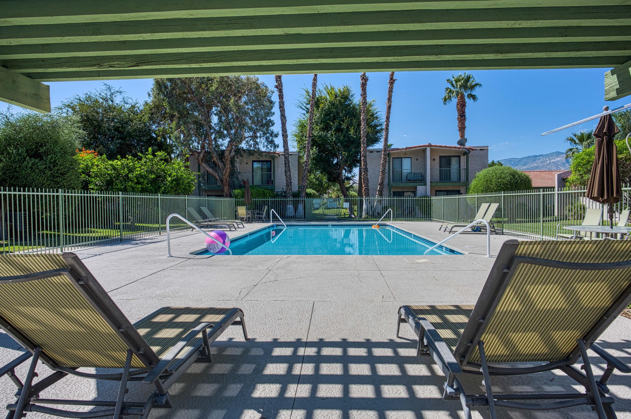 7 Lakeview Cir, Cathedral City CA  92234-6056 exterior