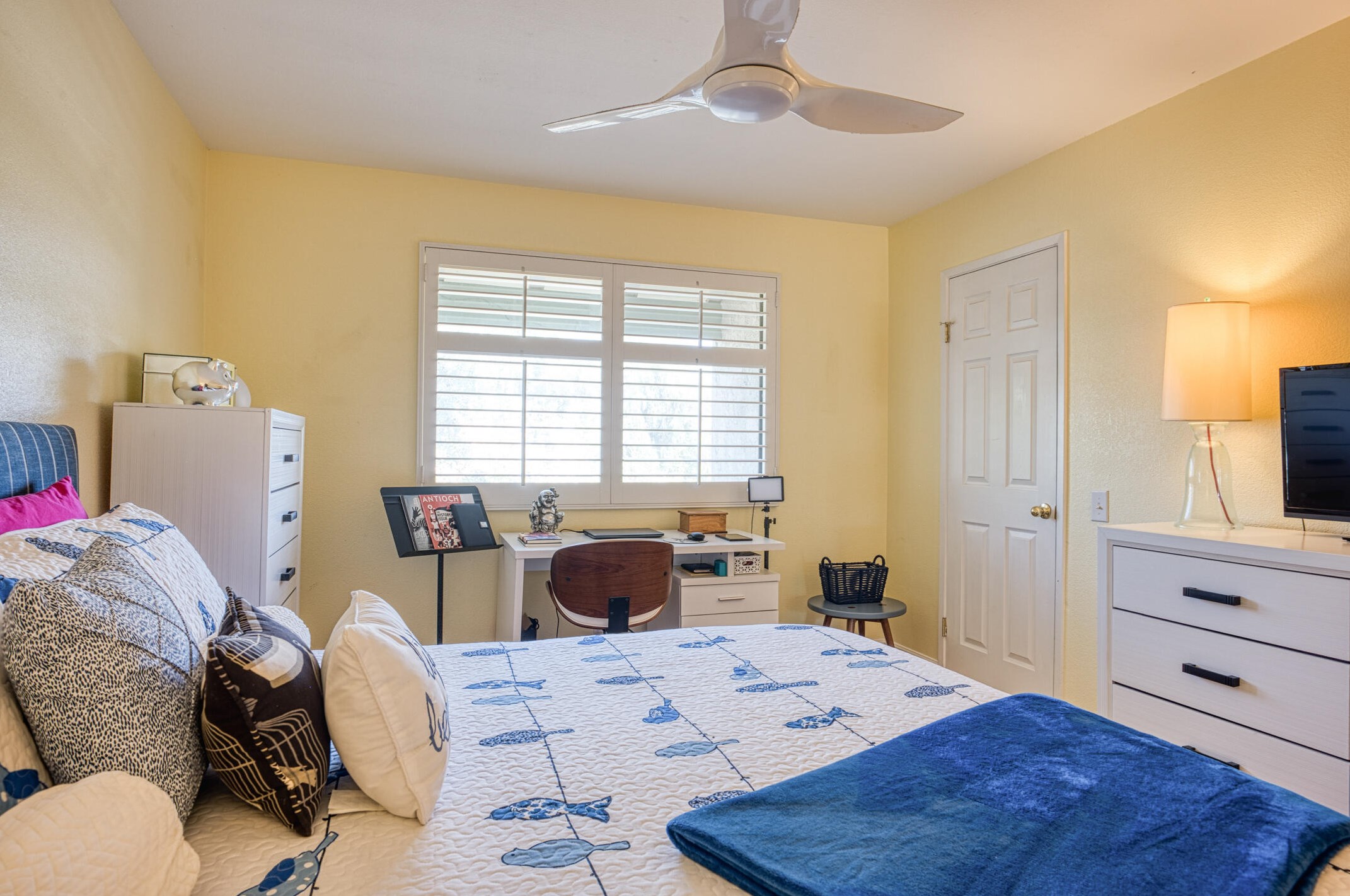 7 Lakeview Cir, Cathedral City CA  92234-6056 exterior