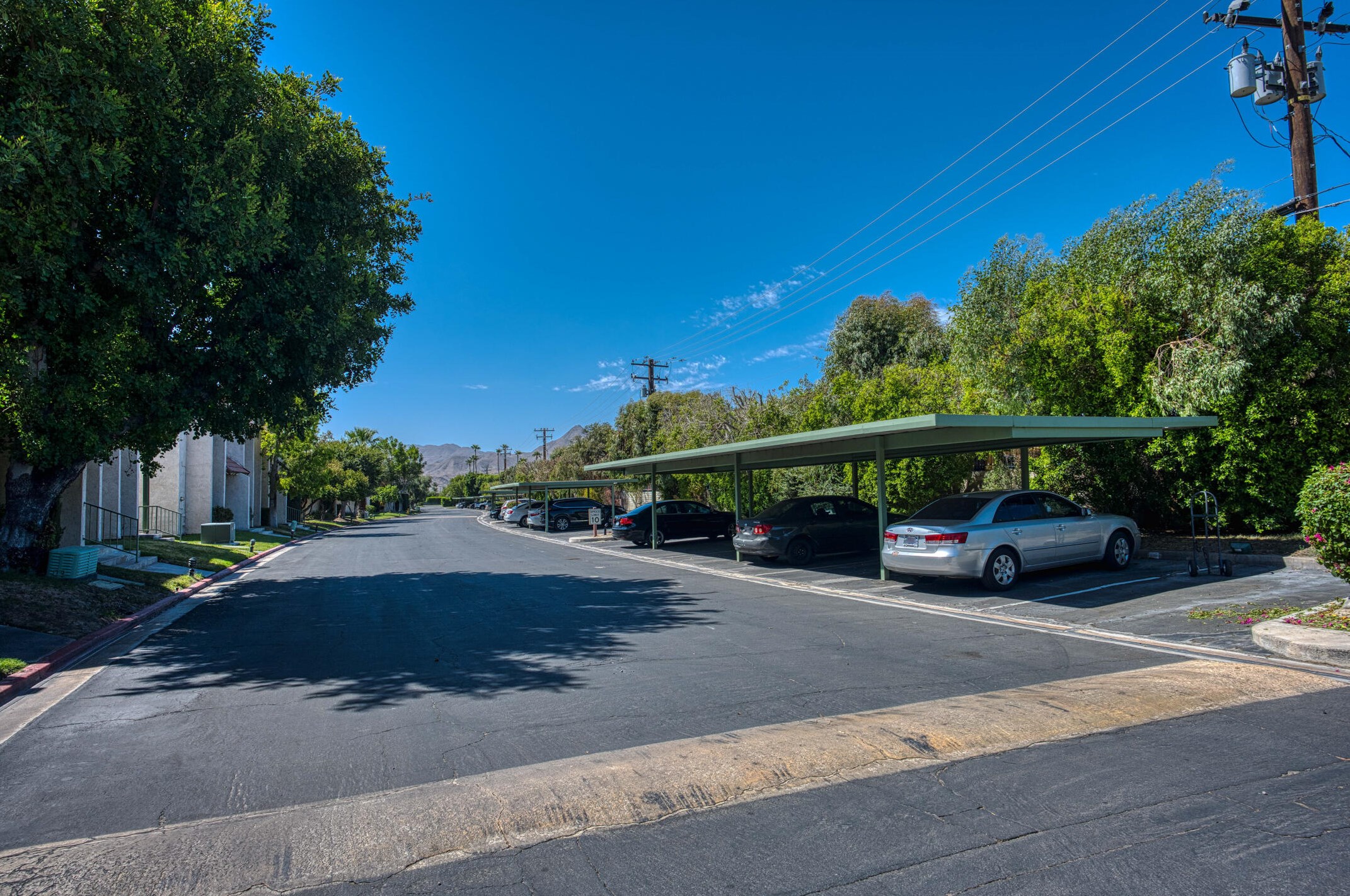 7 Lakeview Cir, Cathedral City CA  92234-6056 exterior
