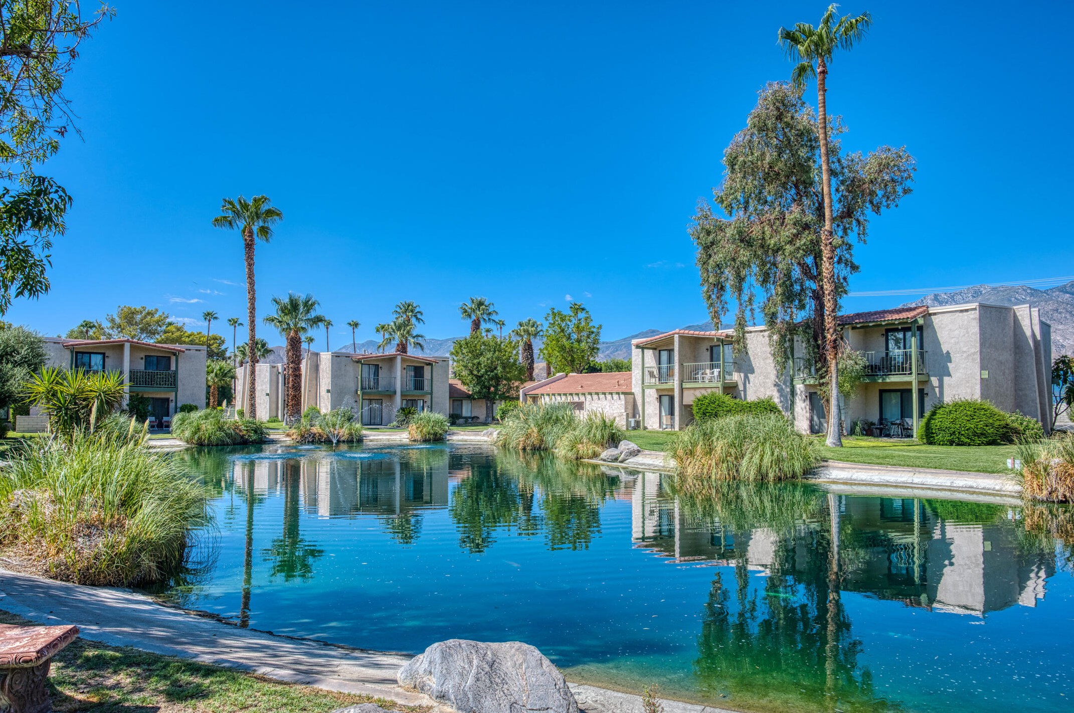 7 Lakeview Cir, Cathedral City CA  92234-6056 exterior