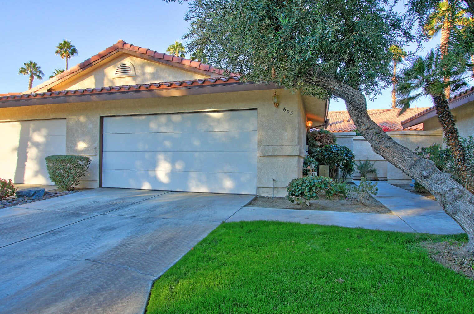 605 Woodcrest Ln, Palm Desert, CA 92260