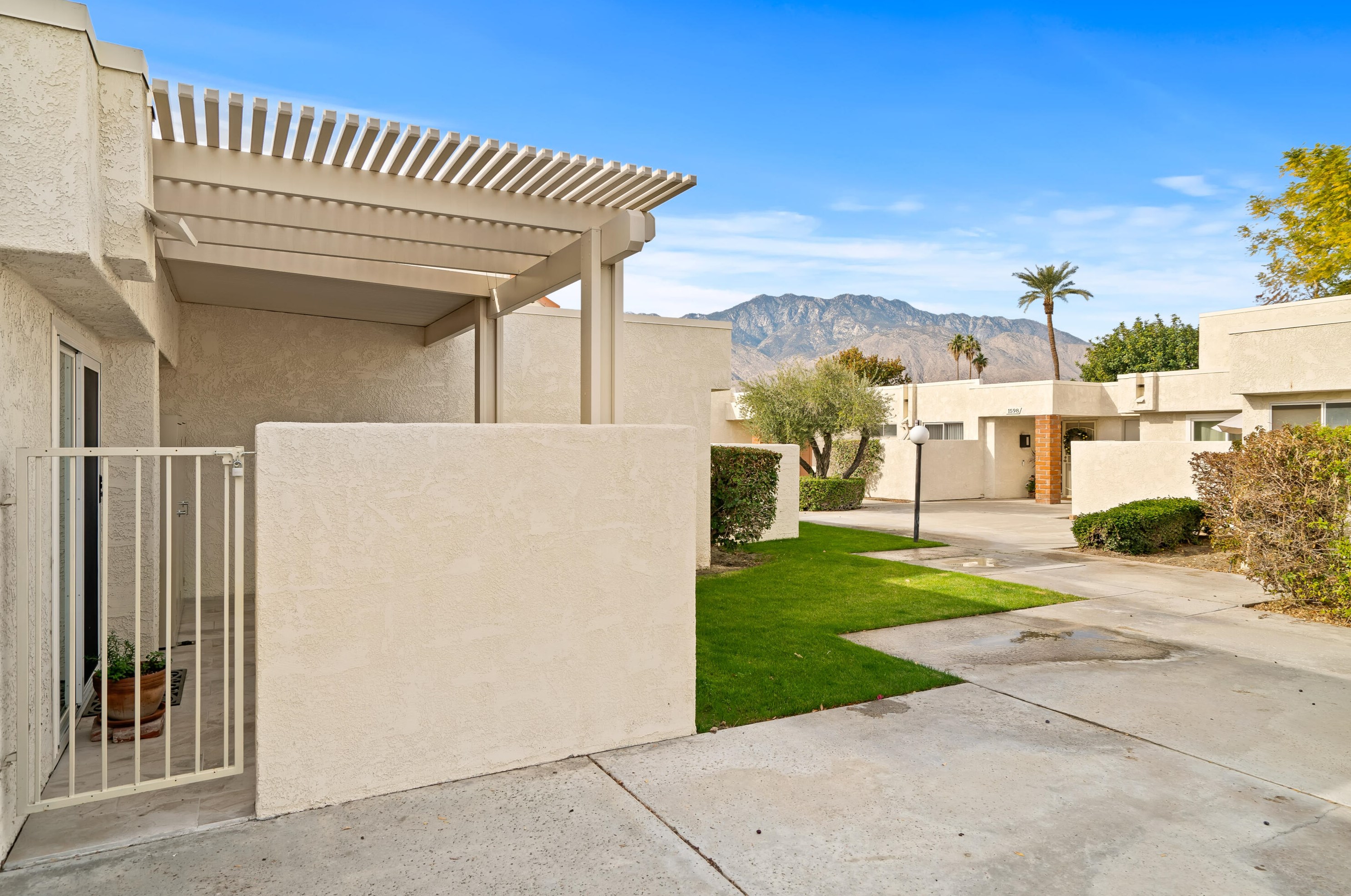 1609 Fairway Cir, Palm Springs, CA 92264