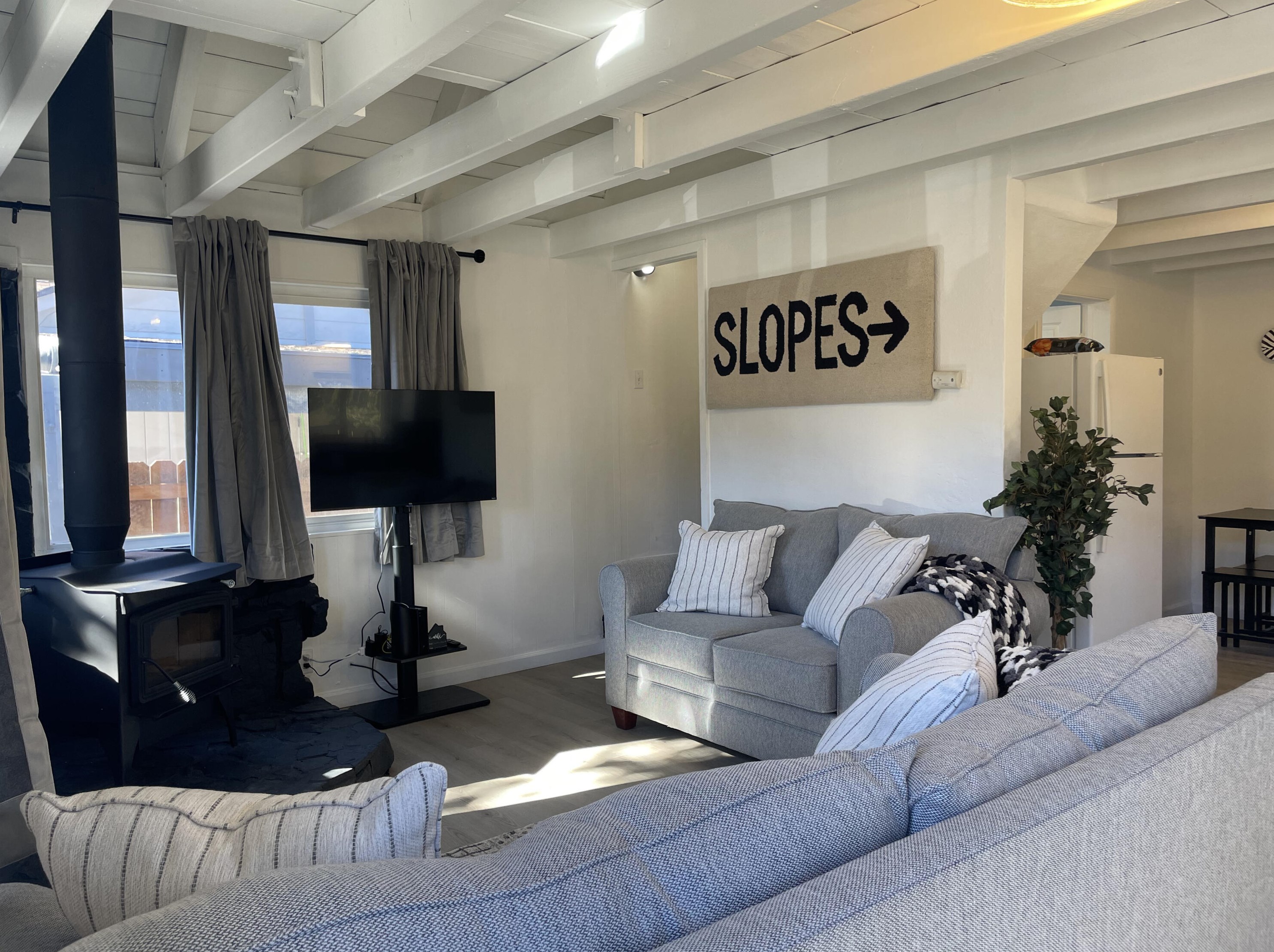 2149 1st Ln, Big Bear City CA  92314-9321 exterior