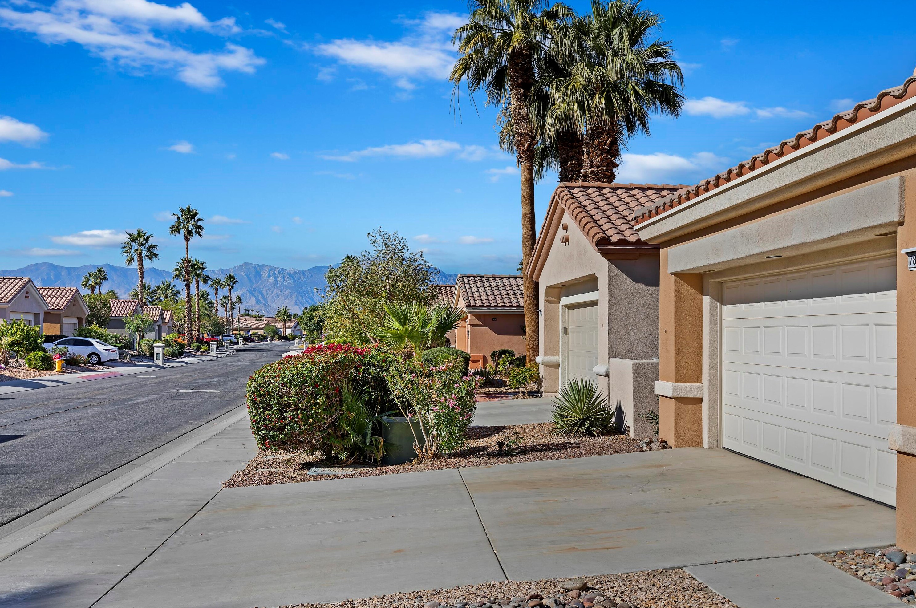 78688 Palm Tree Ave, Palm Desert, CA 92211