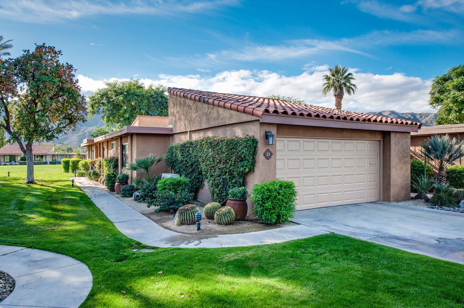 21 Malaga Dr, Rancho Mirage, CA 92270