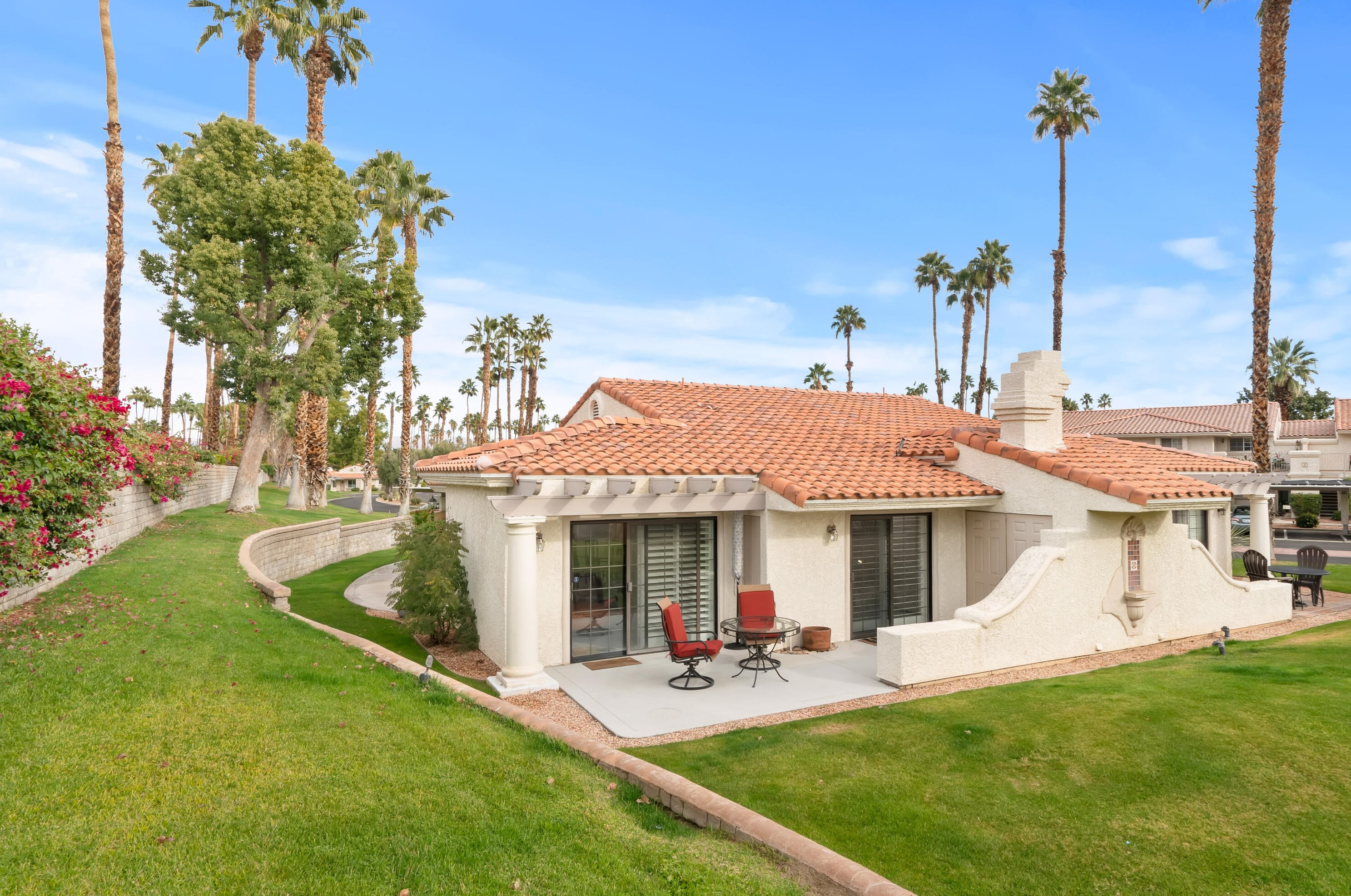 2701 Mesquite Ave, Palm Springs CA  92264-5058 exterior