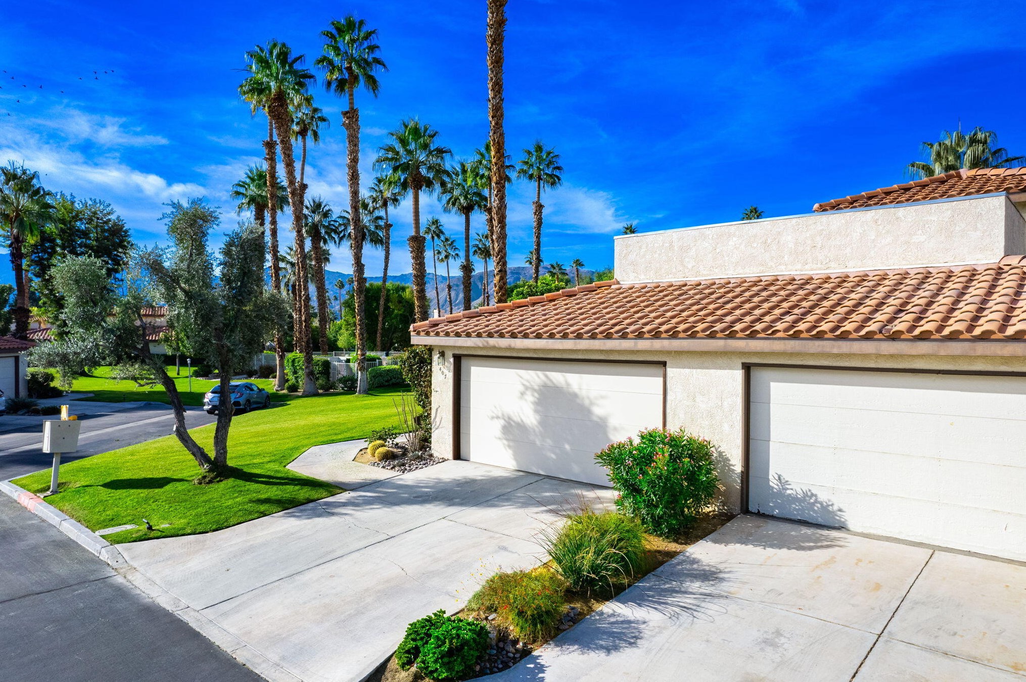 407 Pebble Creek Ln, Palm Desert, CA 92260-0354