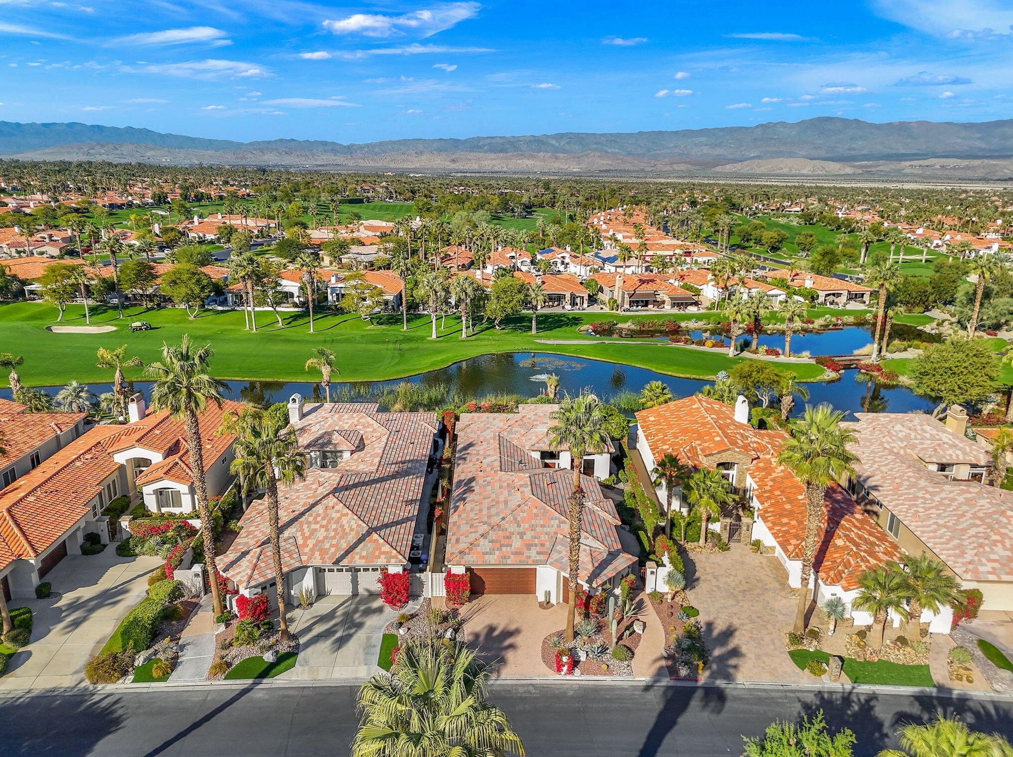 952 Mesa Grande Dr, Palm Desert, CA 92211-8981