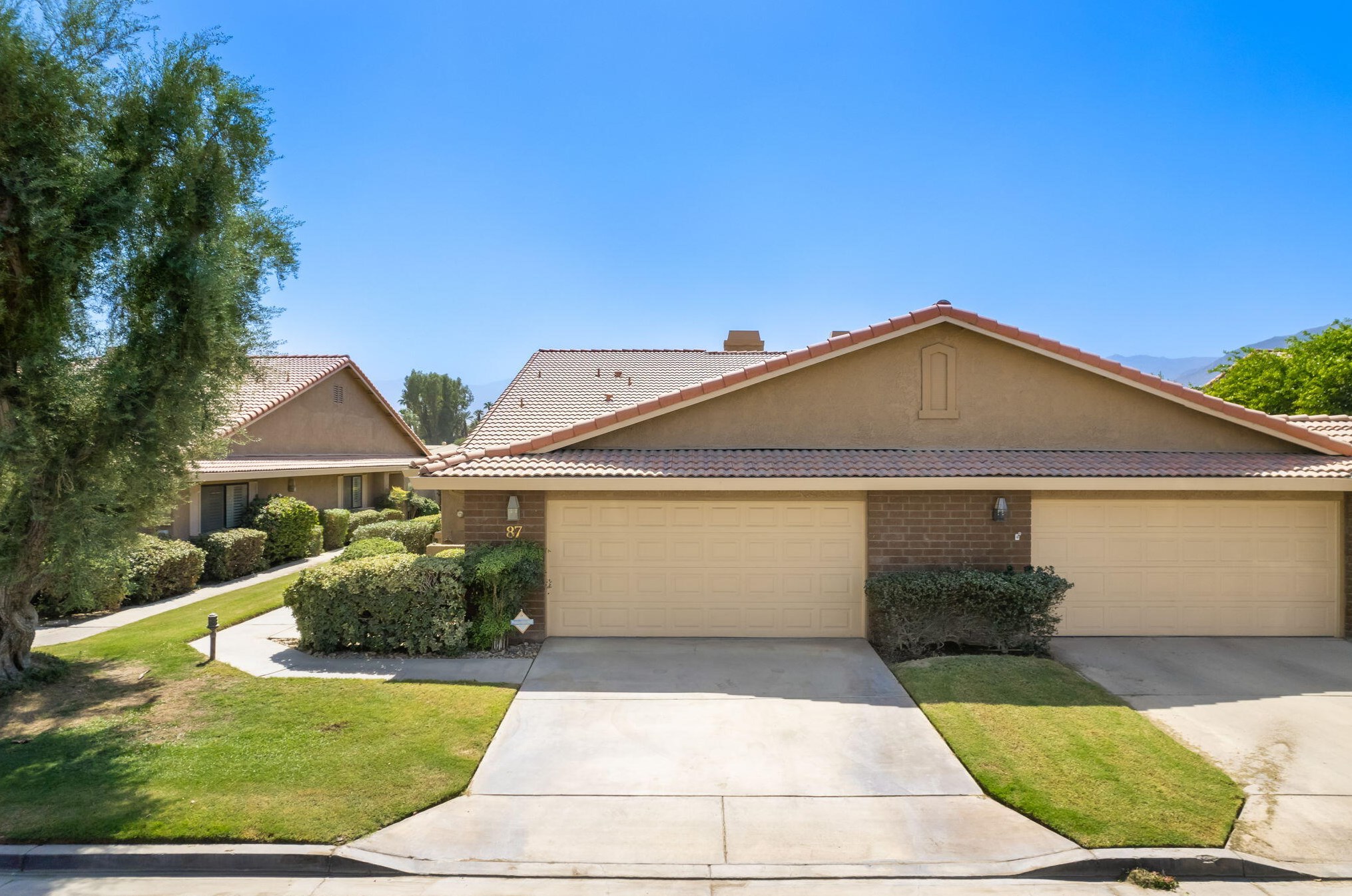 87 Conejo Cir, Palm Desert CA  92260-0382 exterior