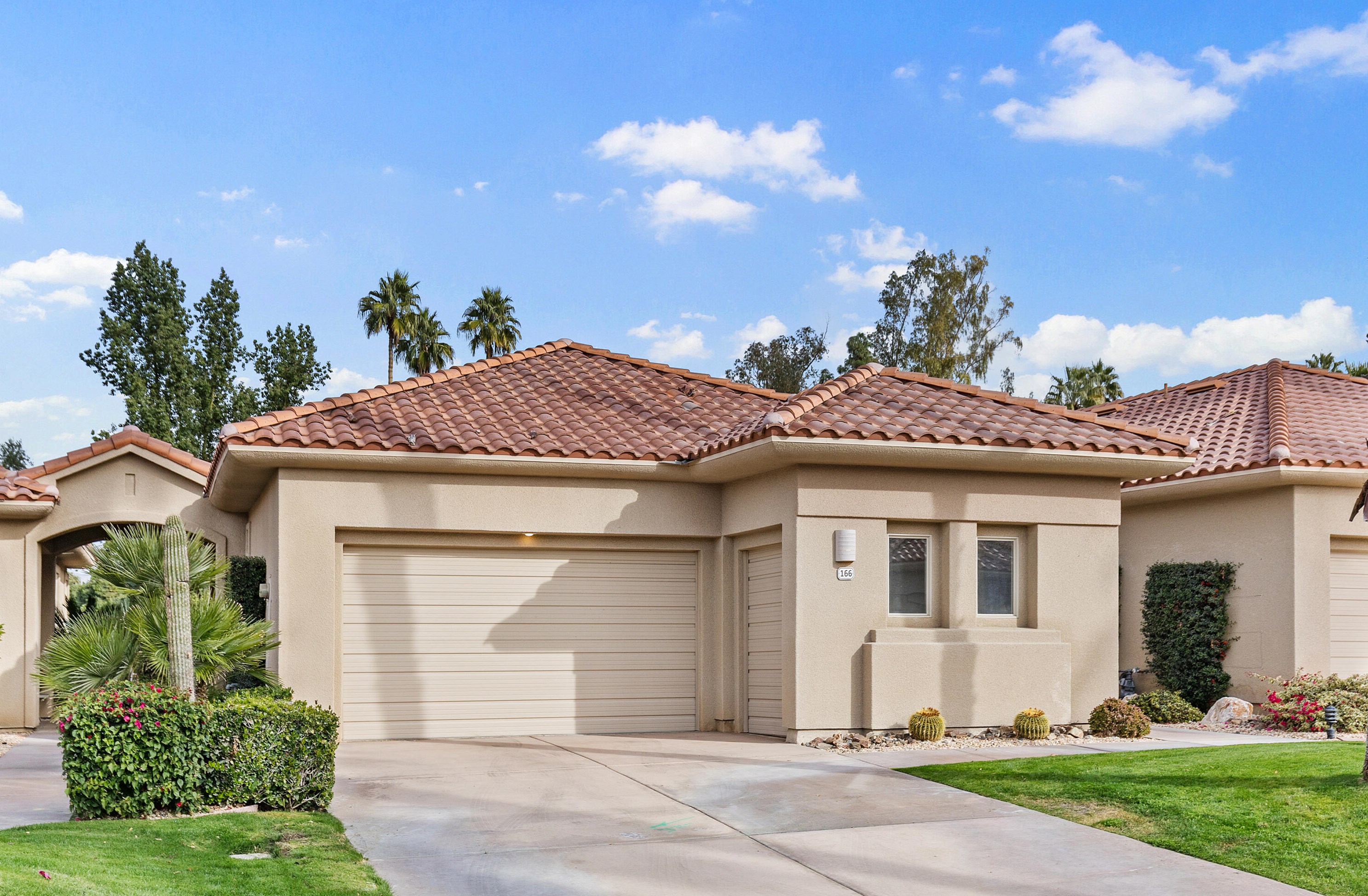 166 Kavenish Dr, Rancho Mirage CA  92270-3244 exterior