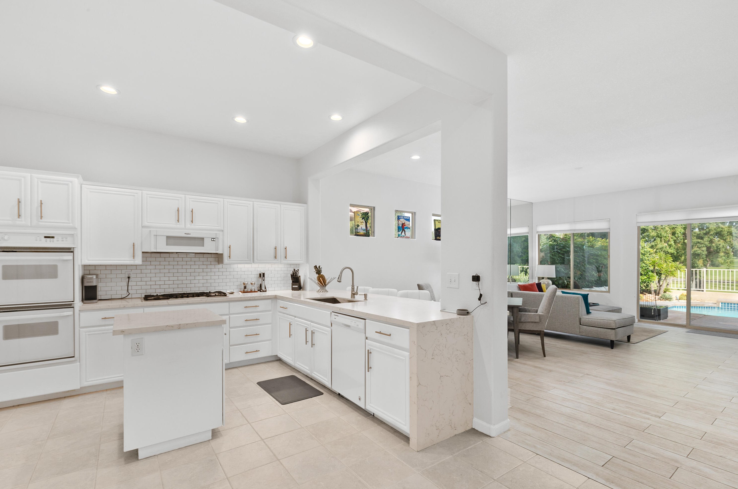 166 Kavenish Dr, Rancho Mirage CA  92270-3244 exterior