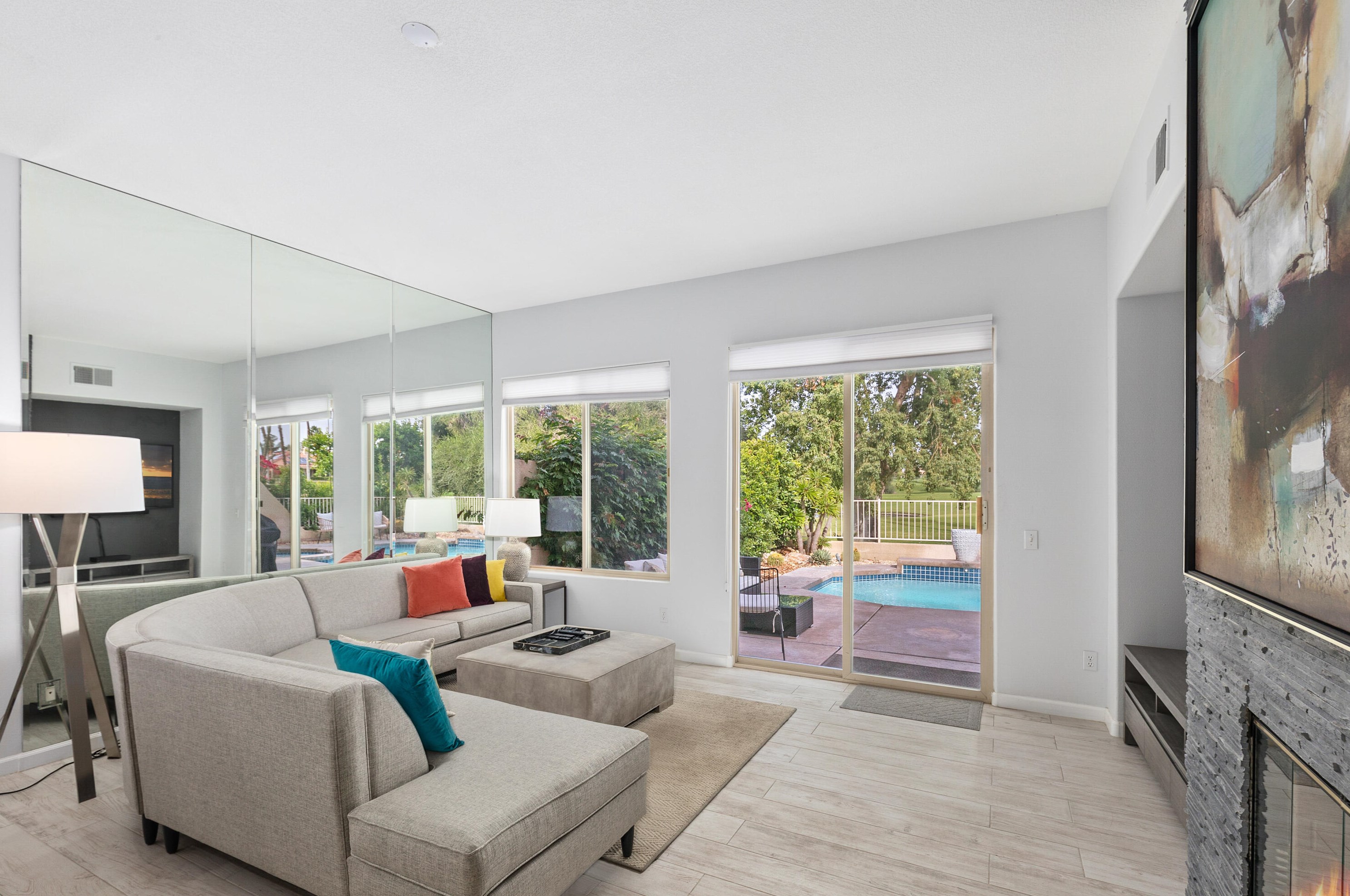166 Kavenish Dr, Rancho Mirage CA  92270-3244 exterior