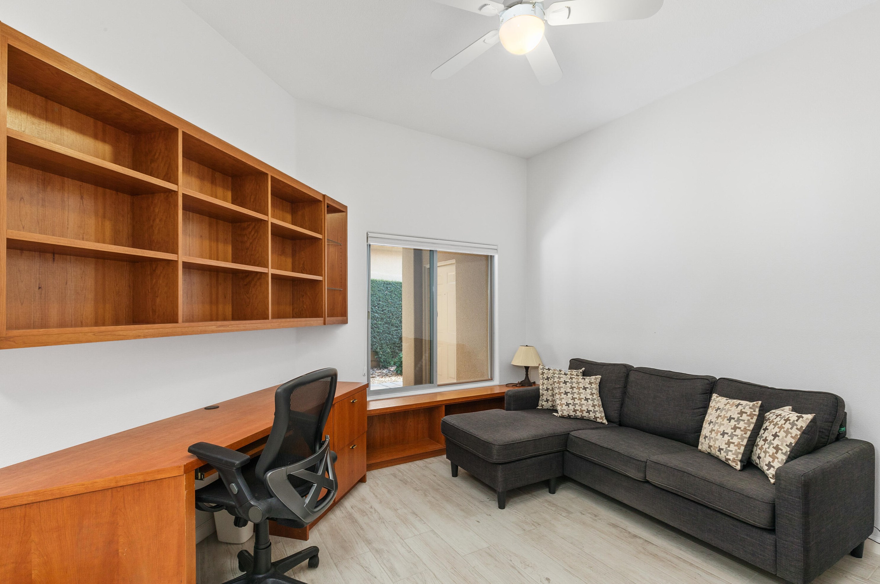 166 Kavenish Dr, Rancho Mirage CA  92270-3244 exterior