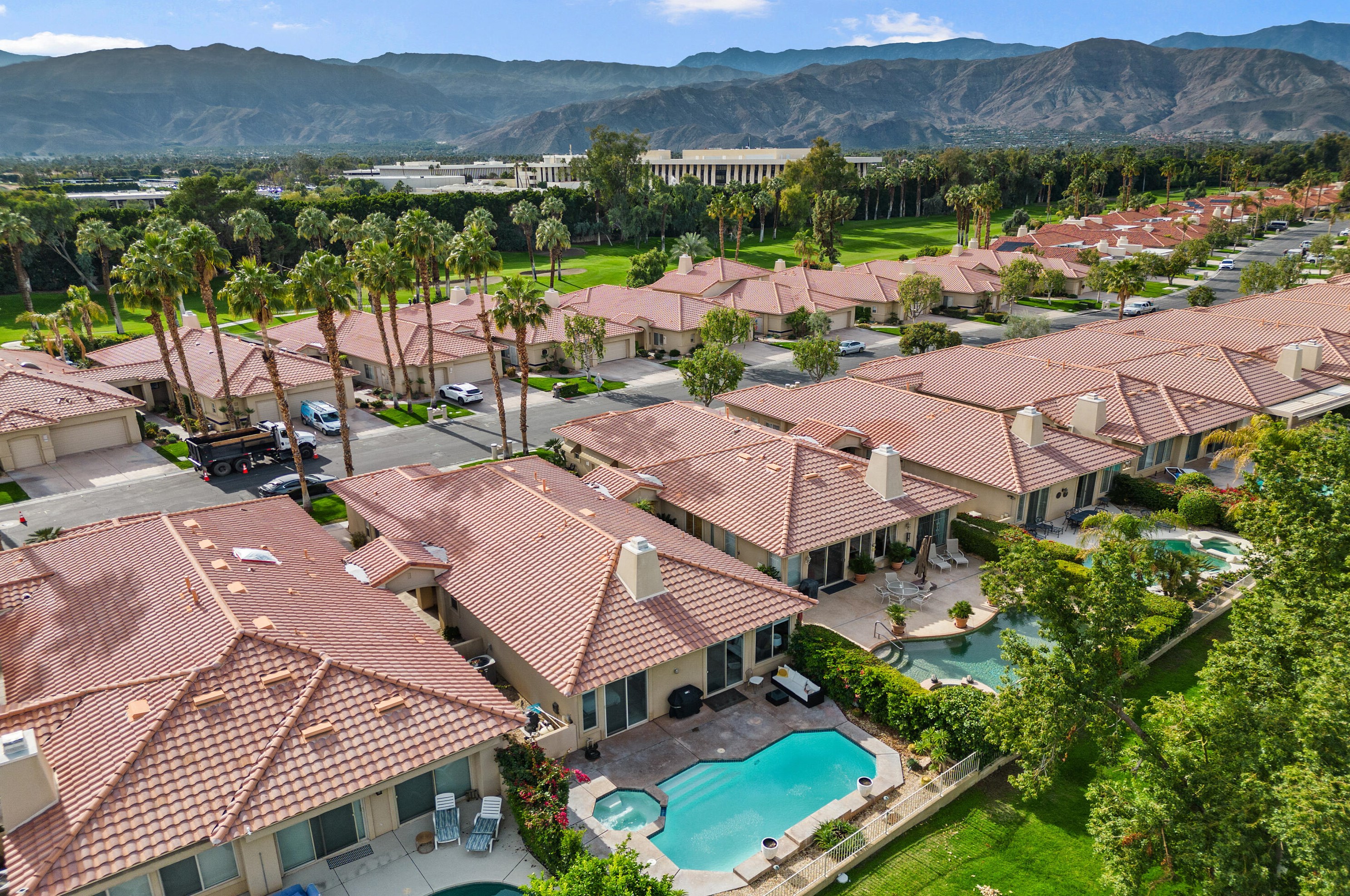 166 Kavenish Dr, Rancho Mirage CA  92270-3244 exterior