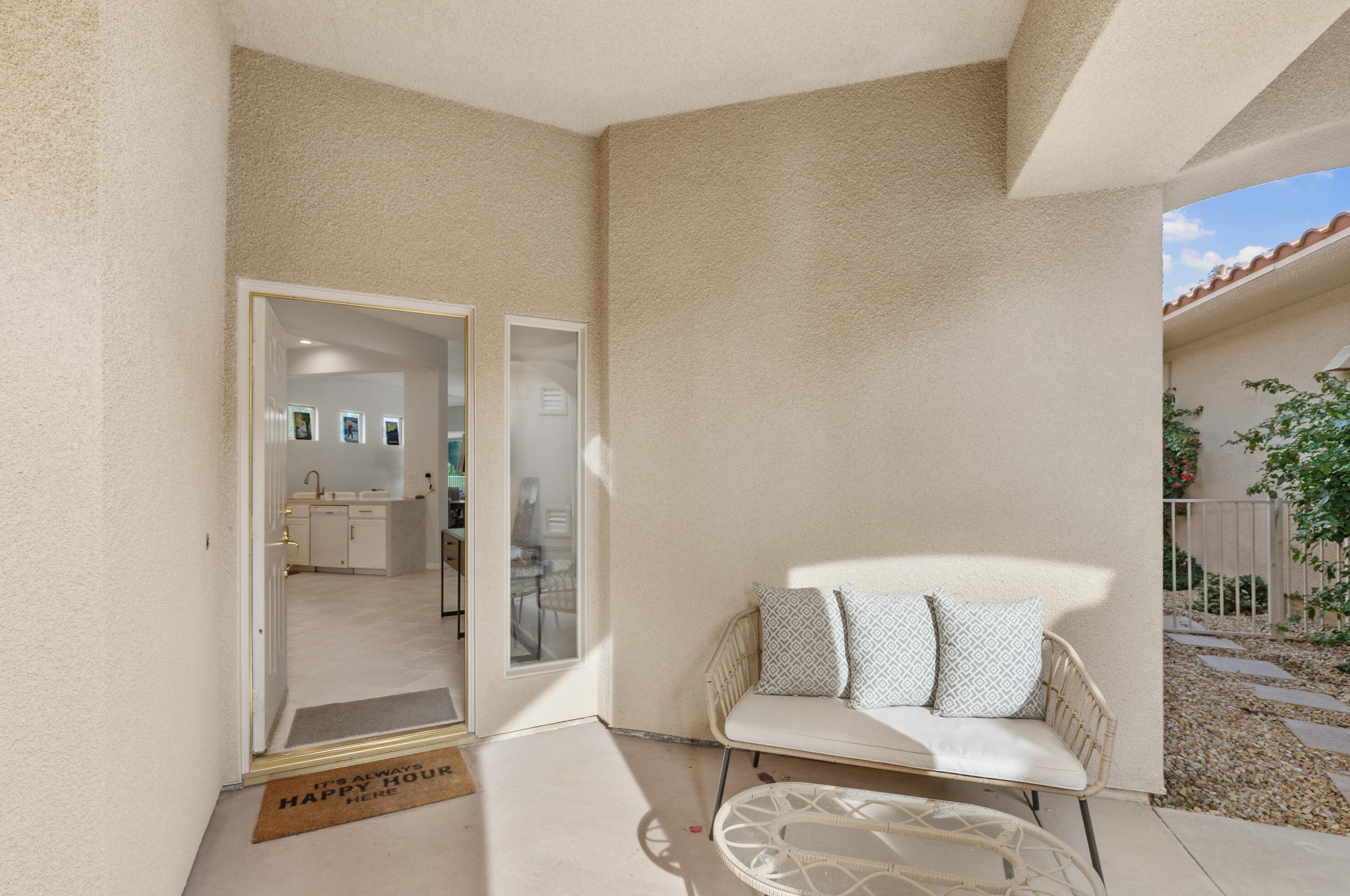 166 Kavenish Dr, Rancho Mirage CA  92270-3244 exterior