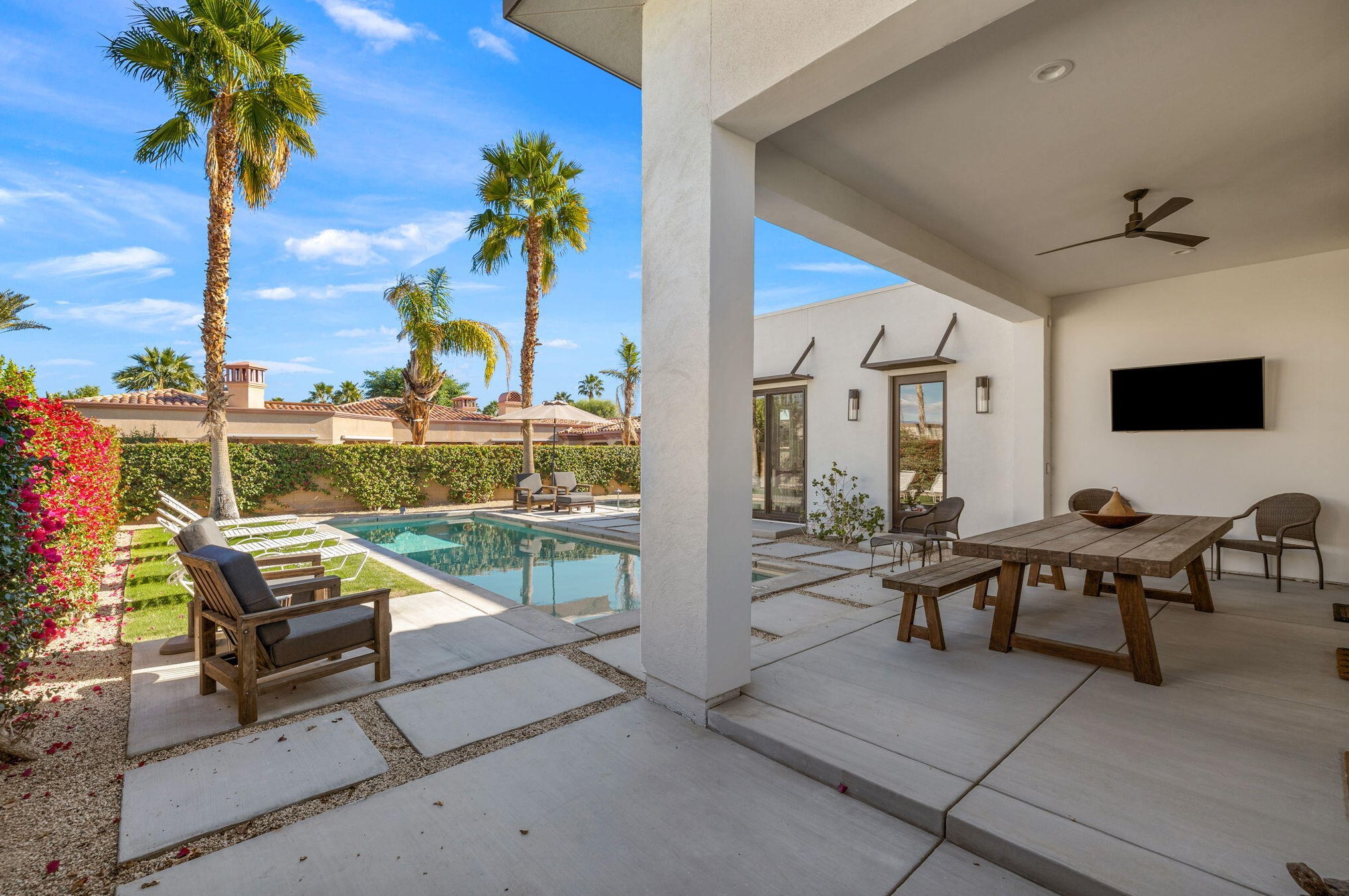 57768 Salida Del Sol, La Quinta CA  92253-8186 exterior