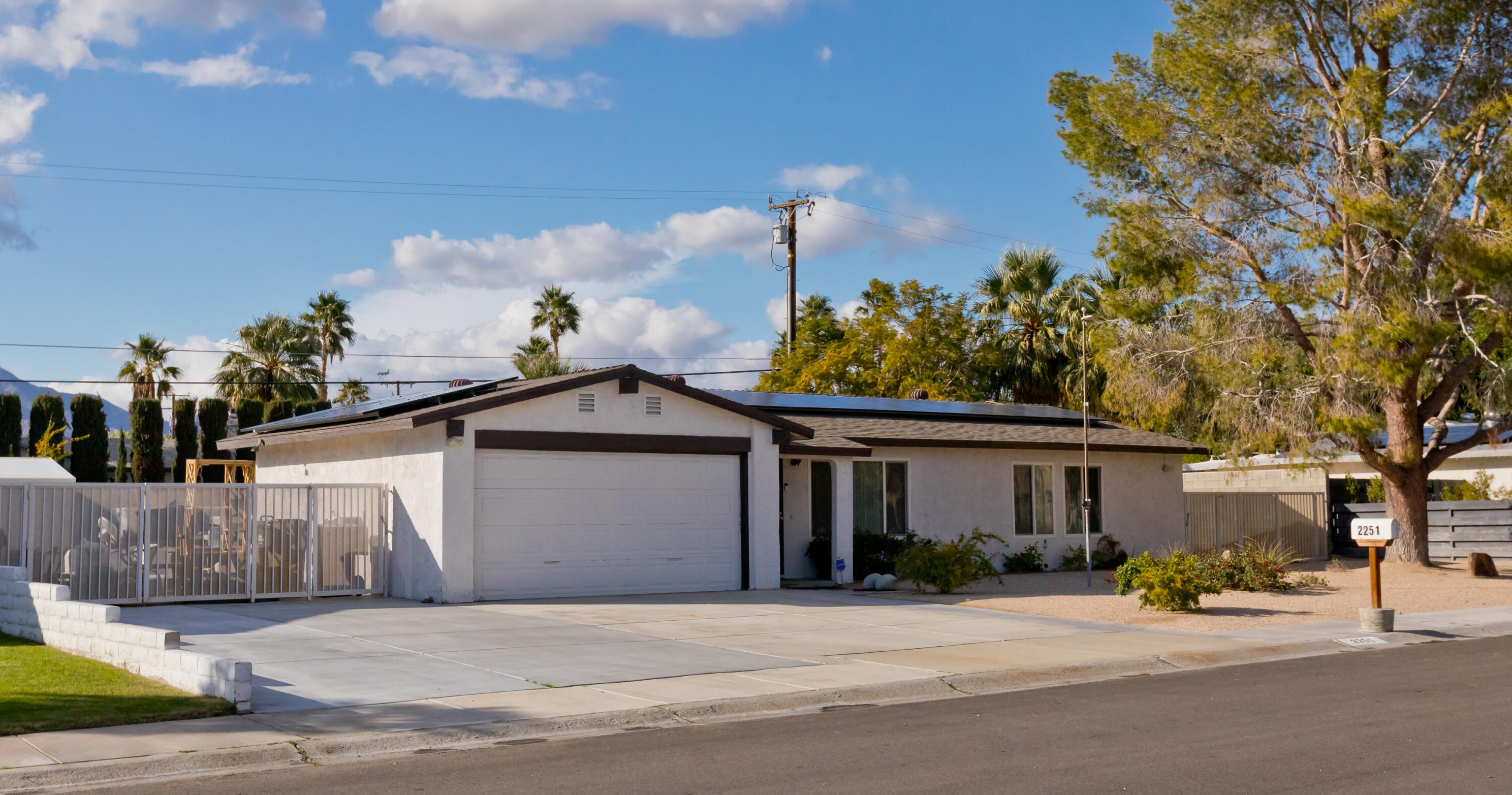 2251 San Gorgonio Rd, Palm Springs, CA 92262-3936
