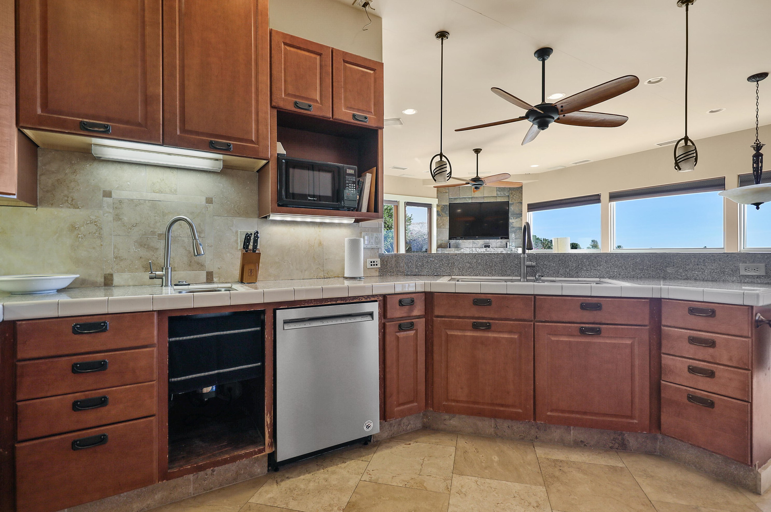 12463 Redbud Rd, Desert Hot Springs CA  92240-4346 exterior