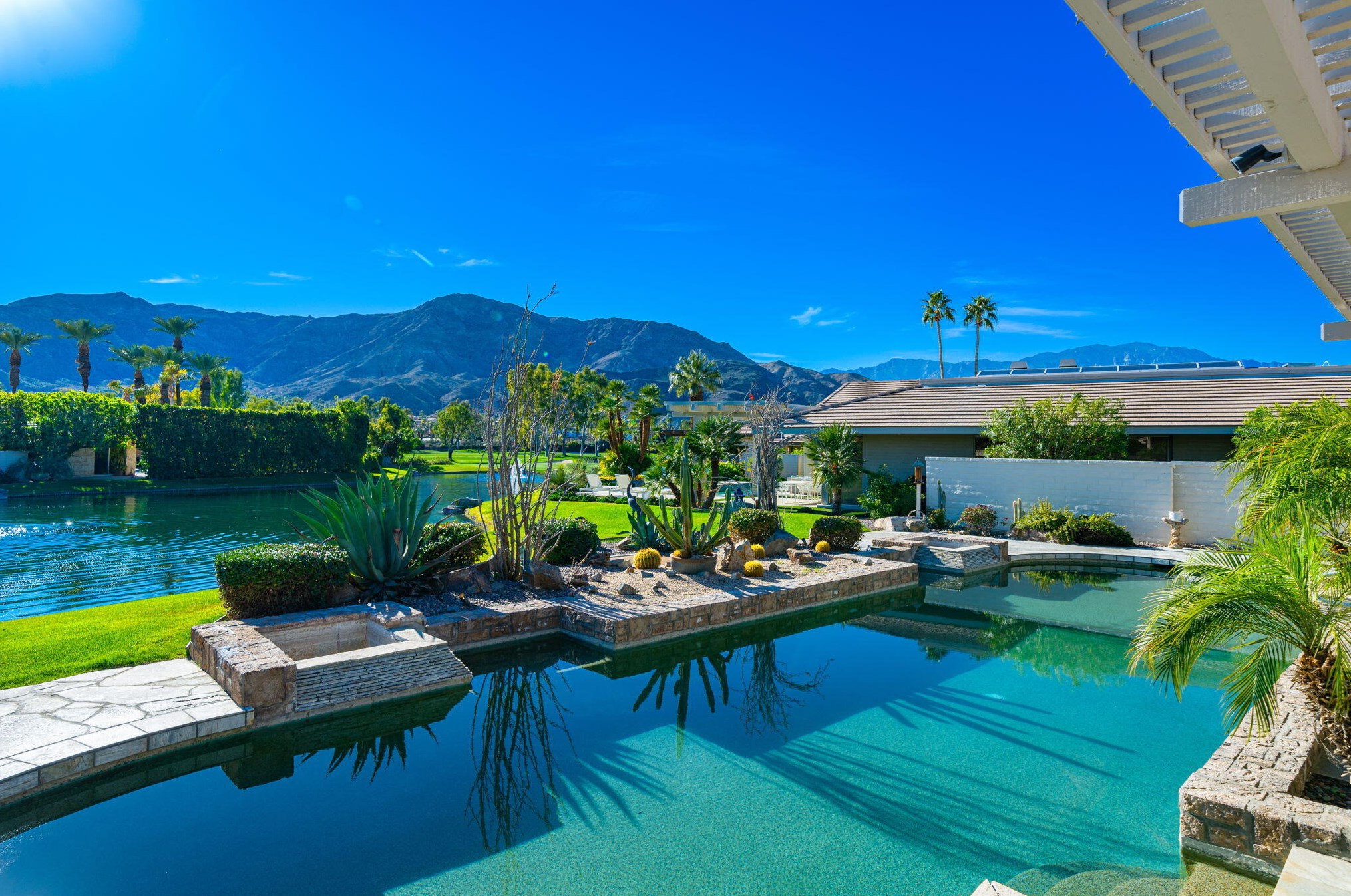 9 Regency Dr, Rancho Mirage, CA 92270-3045