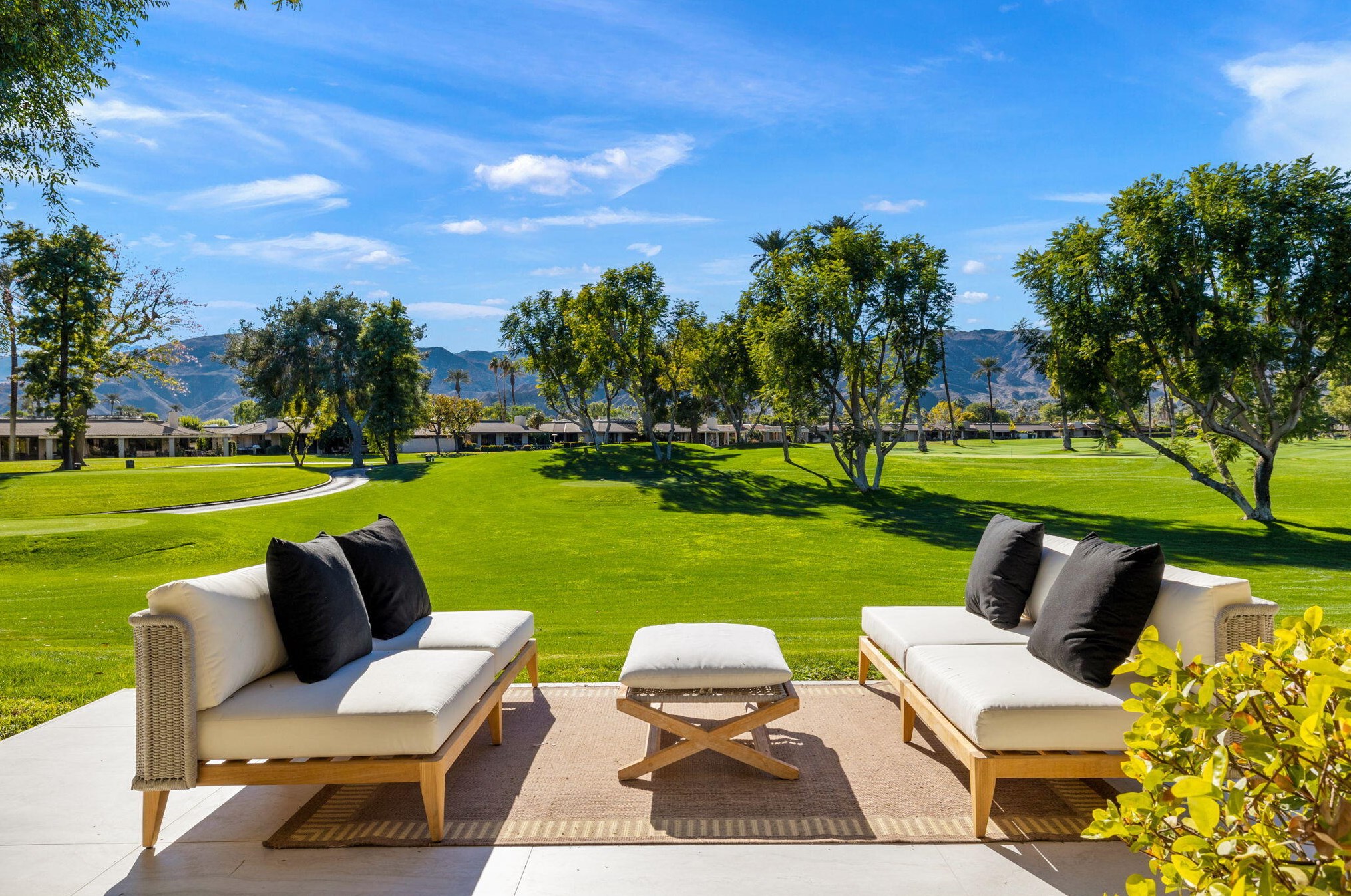 8 Seton Ct, Rancho Mirage, CA 92270